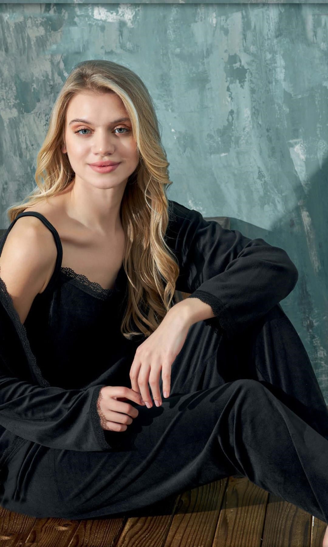 315682Kadın 3 Lü Kadife Siyah Pijama Takımı C1T3N402-1cotonhause.com.tr Online Alışveriş - Sezon İndirimlerini KeşfetKadın 3 Lü Kadife Siyah Pijama Takımı C1T3N402-13'lü SetlercotonhauseKadın 3 Lü Kadife Siyah Pijama Takımı C1T3N402-1