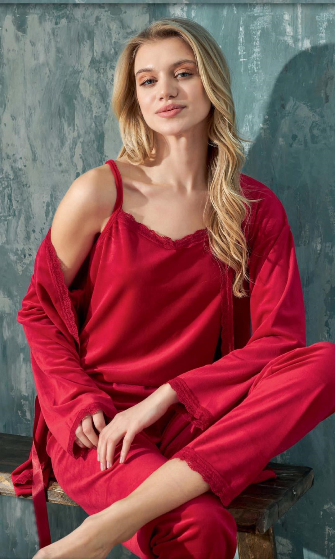 315677Kadın 3 Lü Kadife Kırmızı Pijama Takımı C1T3N402-1cotonhause.com.tr Online Alışveriş - Sezon İndirimlerini KeşfetKadın 3 Lü Kadife Kırmızı Pijama Takımı C1T3N402-13'lü SetlercotonhauseKadın 3 Lü Kadife Kırmızı Pijama Takımı C1T3N402-1