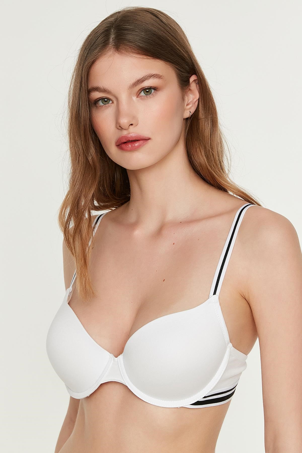 309649Kadın Push-Up Beyaz Sütyen 33511601cotonhause.com.tr Online Alışveriş - Sezon İndirimlerini KeşfetKadın Push-Up Beyaz Sütyen 33511601Destekli / Push upcotonhauseKadın Push-Up Beyaz Sütyen 33511601