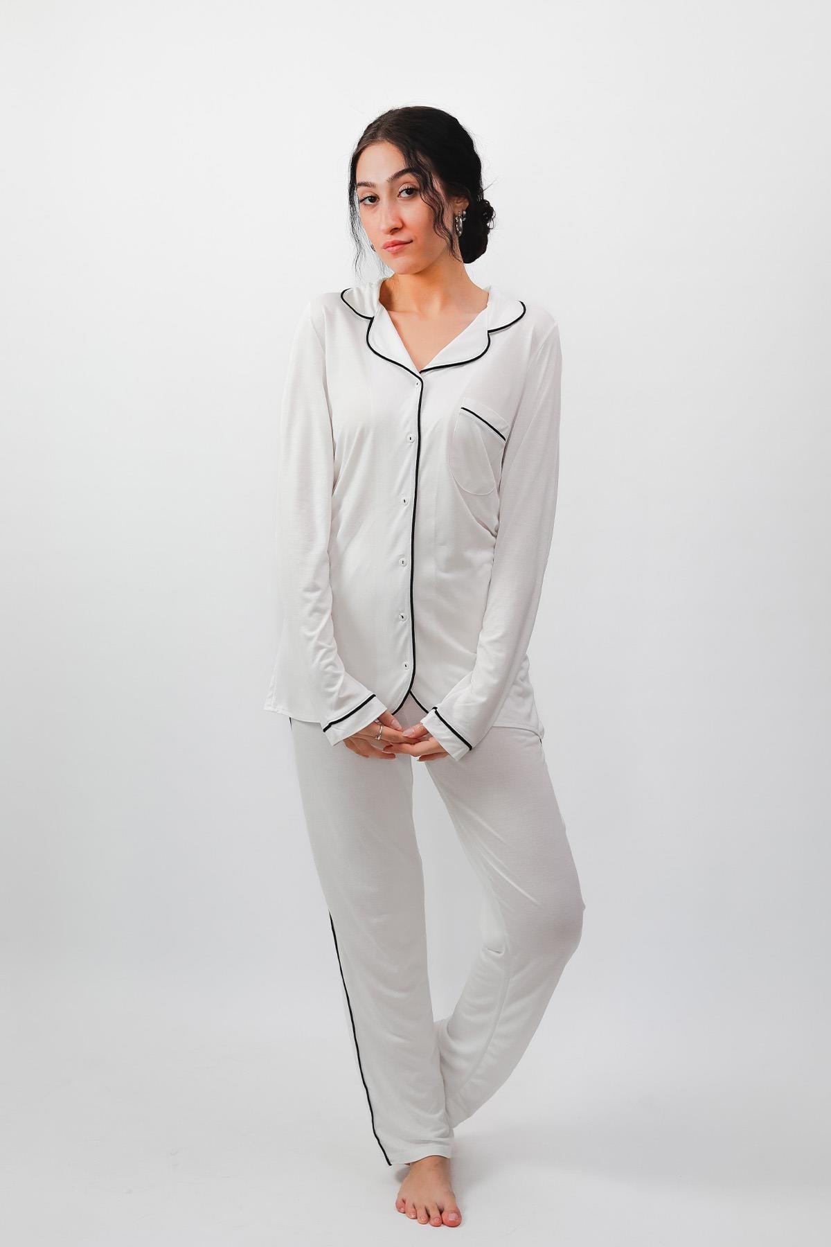 323858%100 Pamuk Yumuşak Organik Kumaş Düğmeli Pijama Takımı - Beyaz Mevsimlik Rahat Şık Tasarım 24637%100 Pamuk Yumuşak Organik Kumaş Düğmeli Pijama Takımı - Beyaz Mevsimlik Rahat Şık Tasarım 24637Uzun Kol PijamacotonhauseUzun Kol Pijamacotonhause%100 Pamuk Yumuşak Organik Kumaş Düğmeli Pijama Takımı - Beyaz Mevsimlik Rahat Şık Tasarım 24637