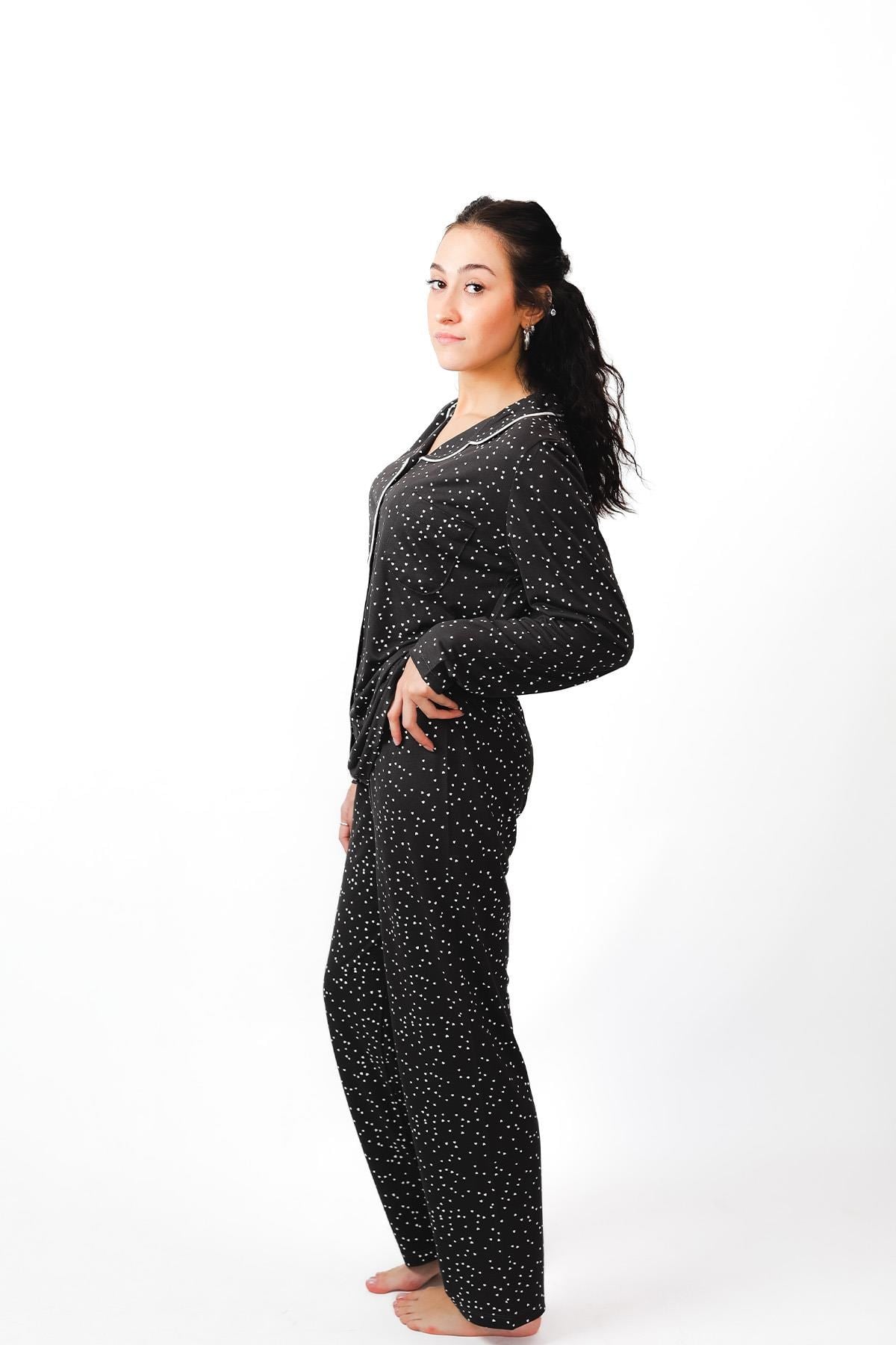 323856Kadın %100 Pamuk Yumuşak Organik Düğmeli Pijama Takımı - Mevsimlik Rahat Şık Tasarım 24658Kadın %100 Pamuk Yumuşak Organik Düğmeli Pijama Takımı - Mevsimlik Rahat Şık Tasarım 24658Uzun Kol PijamacotonhauseUzun Kol PijamacotonhauseKadın %100 Pamuk Yumuşak Organik Düğmeli Pijama Takımı - Mevsimlik Rahat Şık Tasarım 24658
