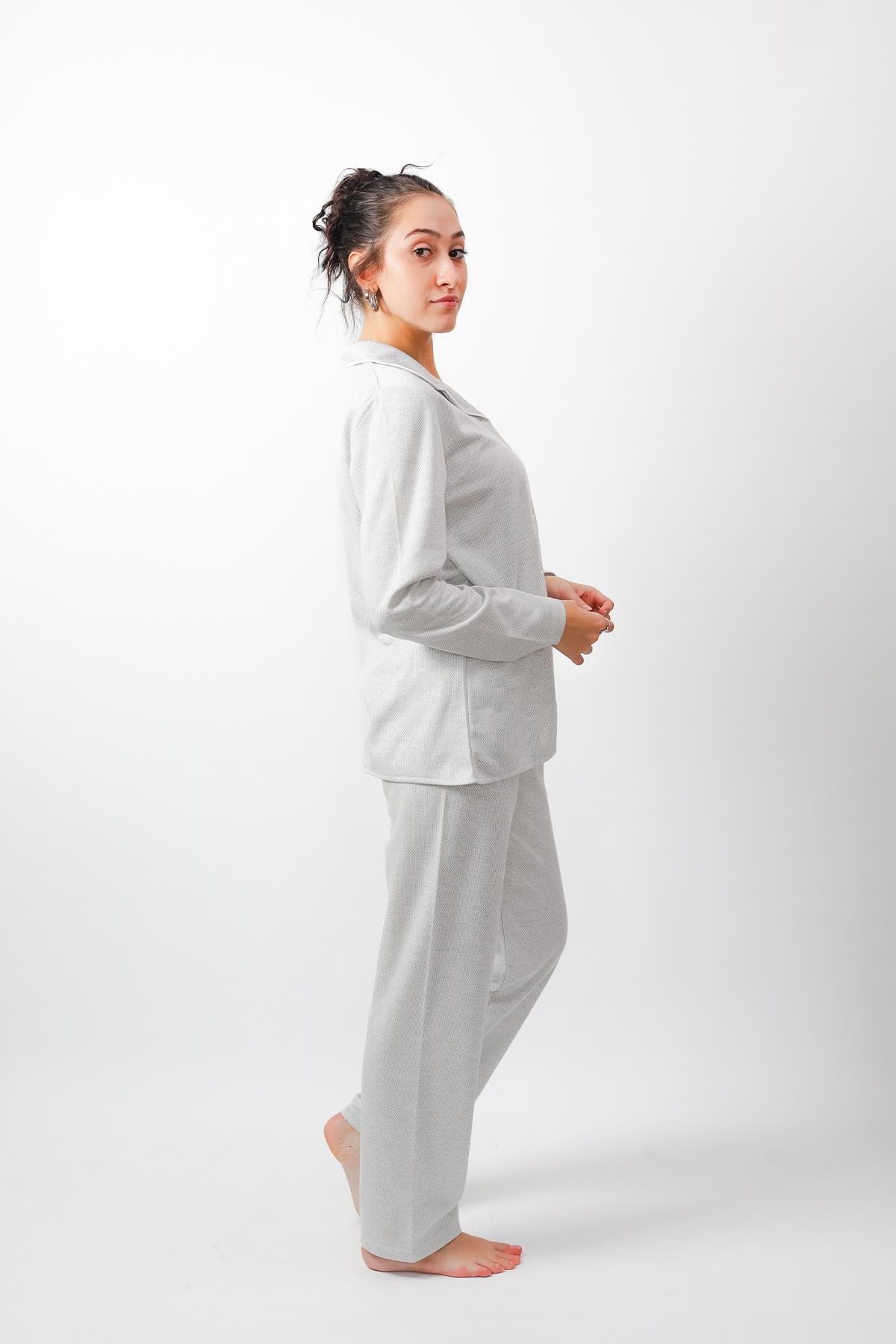 323871Kadın Uzun Kol Önden Düğmeli Jakarlı Gri Pijama Takımı 14608Kadın Uzun Kol Önden Düğmeli Jakarlı Gri Pijama Takımı 14608Uzun Kol PijamacotonhauseUzun Kol PijamacotonhauseKadın Uzun Kol Önden Düğmeli Jakarlı Gri Pijama Takımı 14608