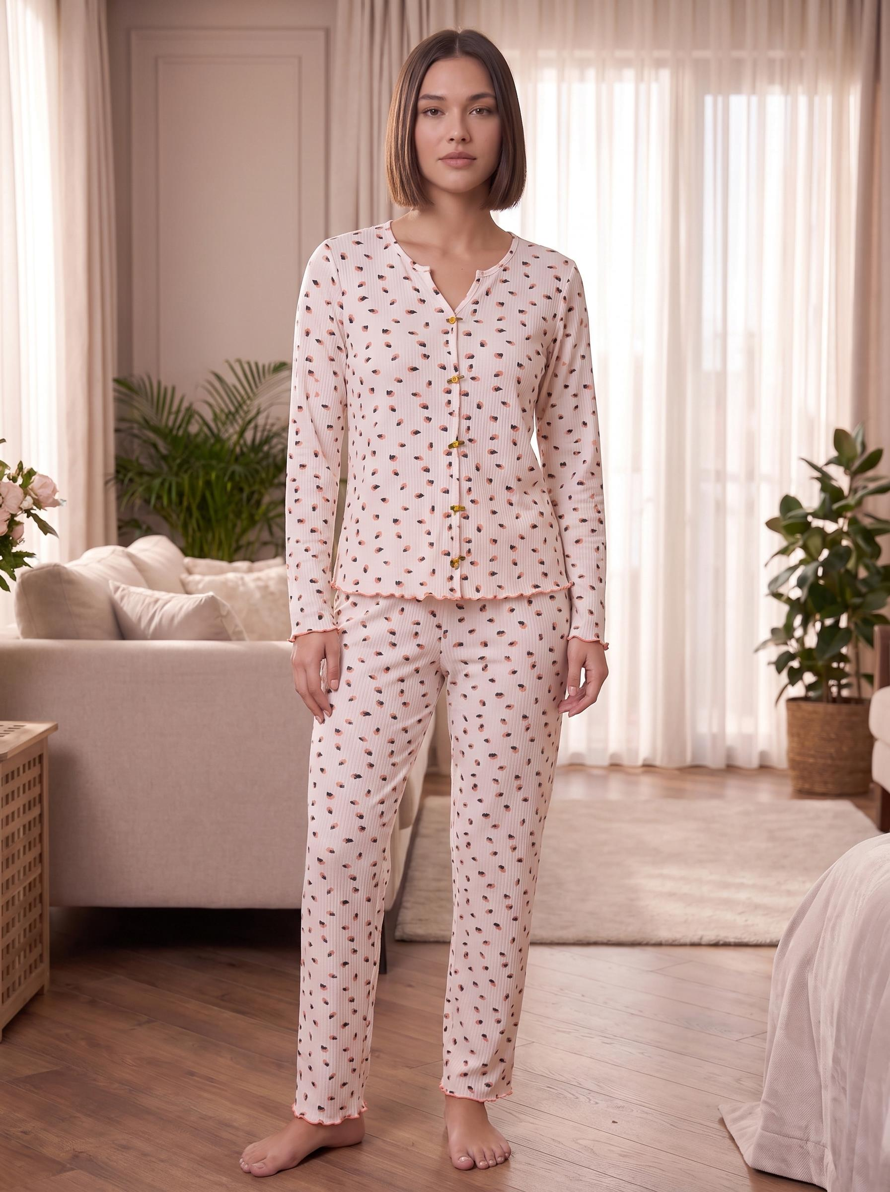 333405Kadın Uzun Kol Kaşkorse V Yaka Ekru Pijama Takımı C2T1N807Uzun Kol PijamacotonhauseKadın Uzun Kol Kaşkorse V Yaka Ekru Pijama Takımı C2T1N807