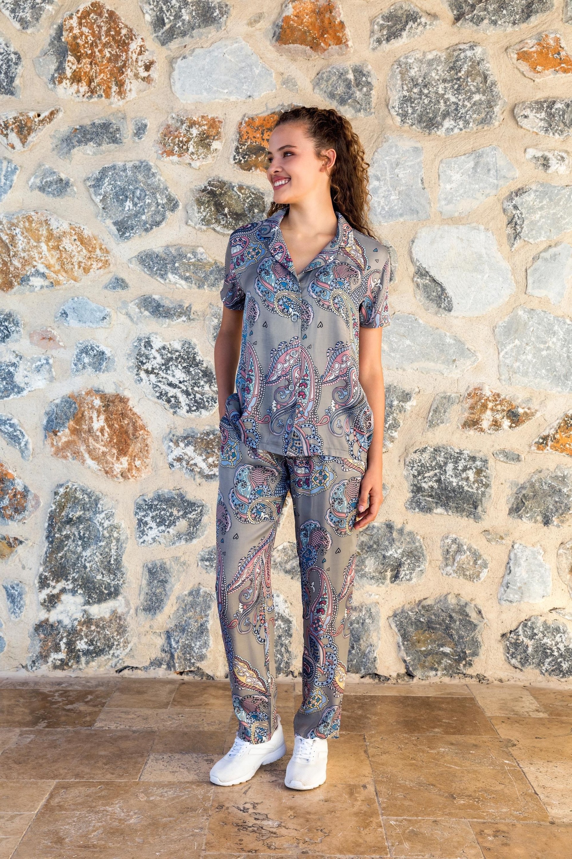 319333Kadın Kısa Kol Önden Düğmeli Gri Pijama Takım C3T0N04Y42Kadın Kısa Kol Önden Düğmeli Gri Pijama Takım C3T0N04Y42DoreanseKısa Kol / Askılı PijamaKısa Kol / Askılı PijamaDoreanseKadın Kısa Kol Önden Düğmeli Gri Pijama Takım C3T0N04Y42