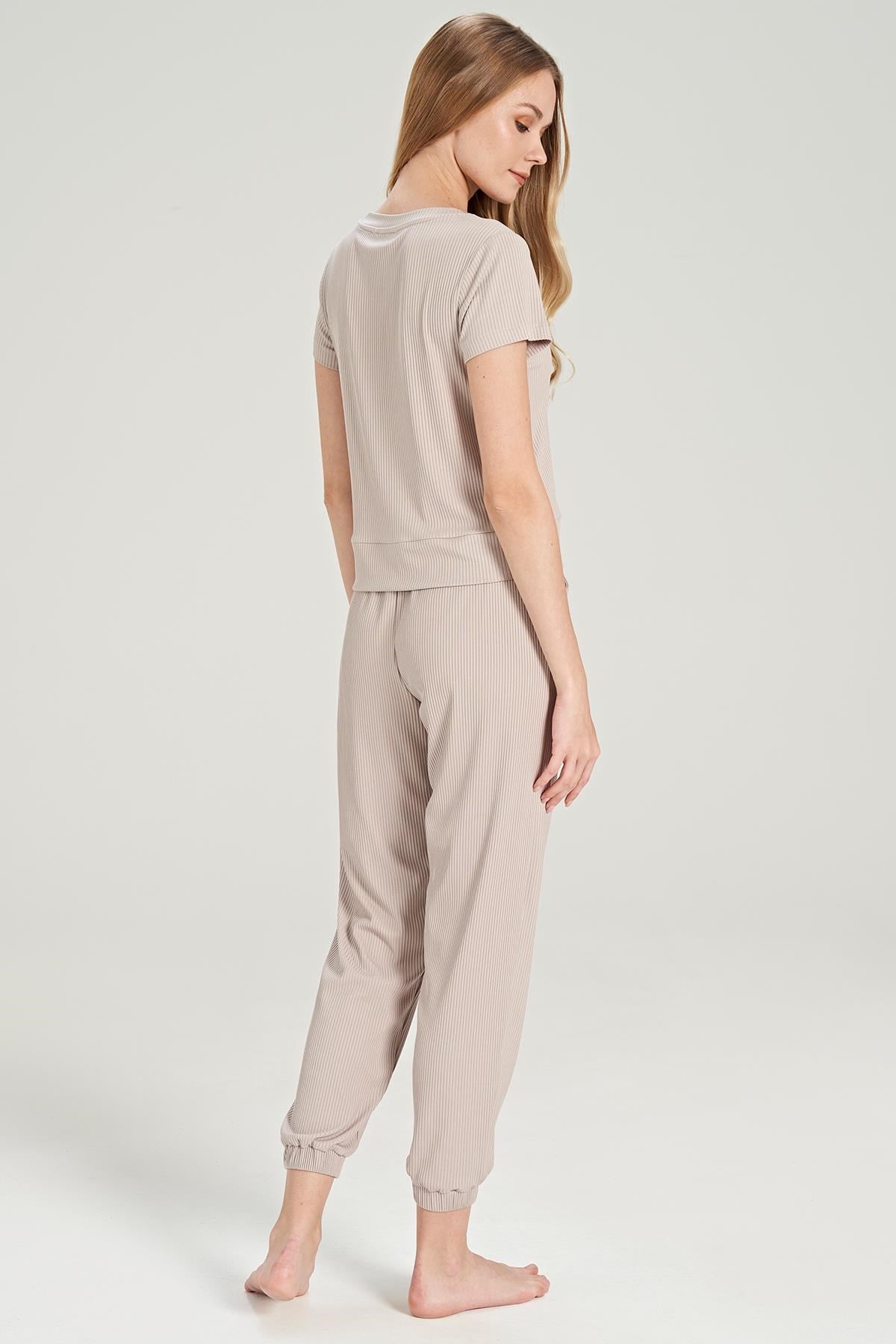320912Kadın Kısa Kol Fitilli Bej Pijama Takım C1T7N0O5cotonhause.com.tr Online Alışveriş - Sezon İndirimlerini Keşfet Kadın Kısa Kol Fitilli Bej Pijama Takım C1T7N0O5Kısa Kol / Askılı PijamaFeyzaKadın Kısa Kol Fitilli Bej Pijama Takım C1T7N0O5