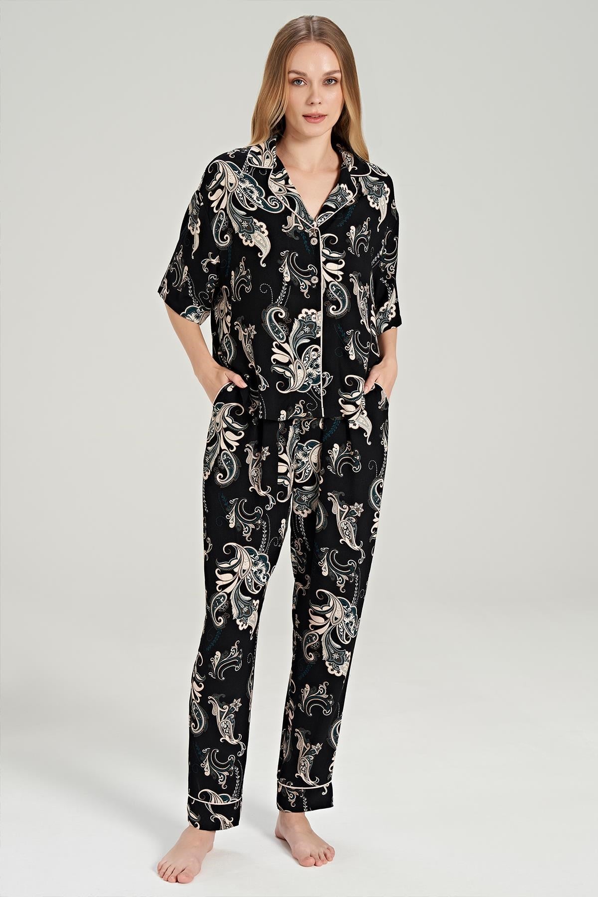 320893Kadın Kısa Kol Önden Düğmeli Dokuma Siyah Pijama Takım C0T1N0O5cotonhause.com.tr Online Alışveriş - Sezon İndirimlerini Keşfet Kadın Kısa Kol Önden Düğmeli Dokuma Siyah Pijama Takım C0T1N0O5Kısa Kol / Askılı PijamaFeyzaKadın Kısa Kol Önden Düğmeli Dokuma Siyah Pijama Takım C0T1N0O5