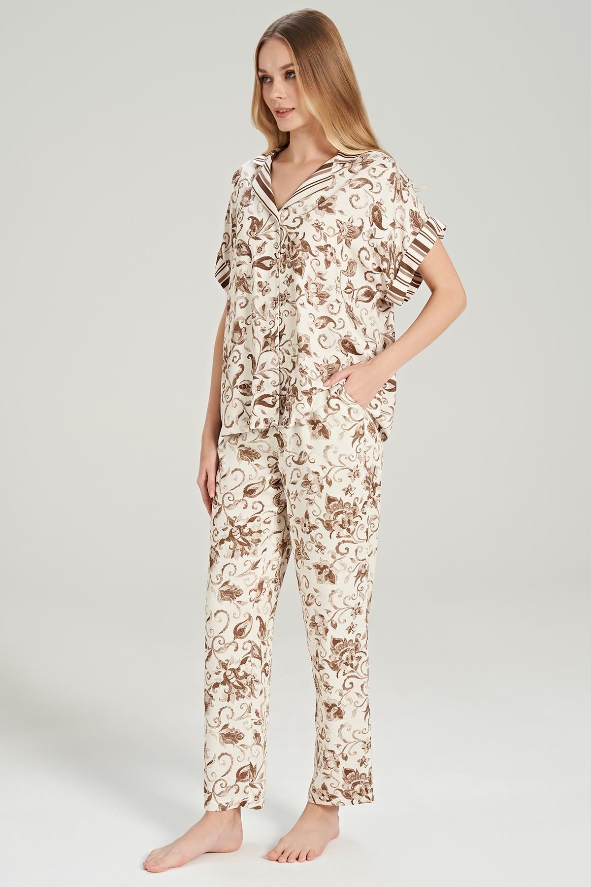 320894Kadın Kısa Kol Önden Düğmeli Dokuma Kahve Pijama Takım C7T1N0O5cotonhause.com.tr Online Alışveriş - Sezon İndirimlerini Keşfet Kadın Kısa Kol Önden Düğmeli Dokuma Kahve Pijama Takım C7T1N0O5Kısa Kol / Askılı PijamaFeyzaKadın Kısa Kol Önden Düğmeli Dokuma Kahve Pijama Takım C7T1N0O5