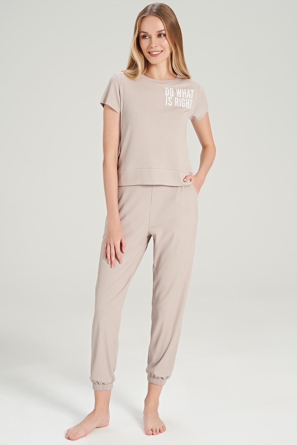 320912Kadın Kısa Kol Fitilli Bej Pijama Takım C1T7N0O5cotonhause.com.tr Online Alışveriş - Sezon İndirimlerini Keşfet Kadın Kısa Kol Fitilli Bej Pijama Takım C1T7N0O5Kısa Kol / Askılı PijamaFeyzaKadın Kısa Kol Fitilli Bej Pijama Takım C1T7N0O5