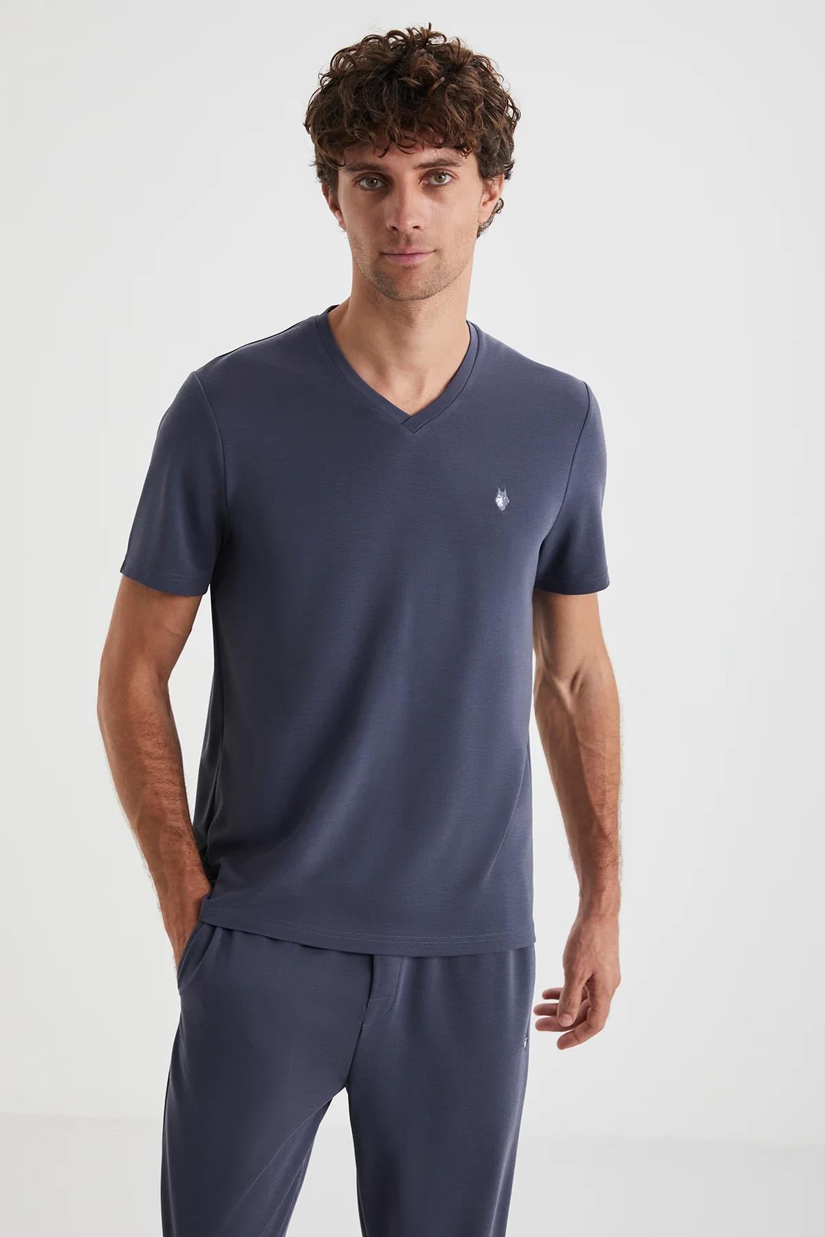 328294Erkek Yazlık Pijama Takımı – V Yaka Kısa Kollu Üst ve Düz Paça Alt, İndigo Renk C8T0N4cotonhause.com.tr Online Alışveriş - Sezon İndirimlerini Keşfet Erkek Yazlık Pijama Takımı – V Yaka Kısa Kollu Üst ve Düz Paça Alt, İndigo Renk C8T0N4Pijama TakımıFirst TouchErkek Yazlık Pijama Takımı – V Yaka Kısa Kollu Üst ve Düz Paça Alt, İndigo Renk C8T0N4