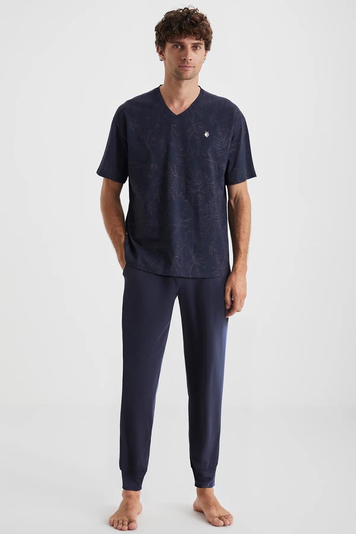 328300Erkek %100 Pamuklu Yazlık Pijama Takımı – Lacivert Desenli V Yaka Üst ve Ribana Paçalı Alt C7T0N6cotonhause.com.tr Online Alışveriş - Sezon İndirimlerini Keşfet Erkek %100 Pamuklu Yazlık Pijama Takımı – Lacivert Desenli V Yaka Üst ve Ribana Paçalı Alt C7T0N6Pijama TakımıFirst TouchErkek %100 Pamuklu Yazlık Pijama Takımı – Lacivert Desenli V Yaka Üst ve Ribana Paçalı Alt C7T0N6
