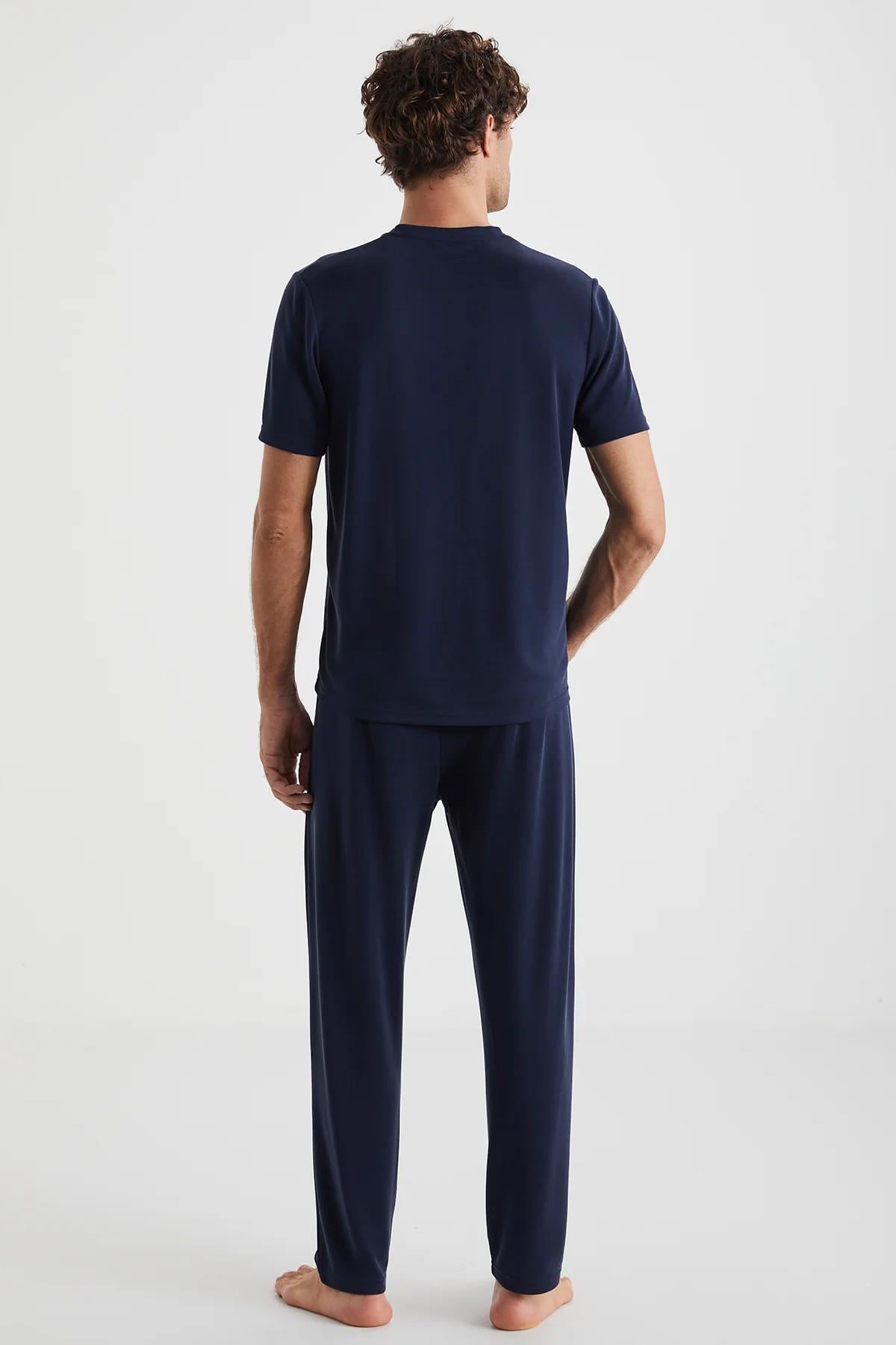 328295Erkek Yazlık Pijama Takımı – V Yaka Kısa Kollu Üst ve Düz Paça Alt, Lacivert Renk C8T0N4cotonhause.com.tr Online Alışveriş - Sezon İndirimlerini Keşfet Erkek Yazlık Pijama Takımı – V Yaka Kısa Kollu Üst ve Düz Paça Alt, Lacivert Renk C8T0N4Pijama TakımıFirst TouchErkek Yazlık Pijama Takımı – V Yaka Kısa Kollu Üst ve Düz Paça Alt, Lacivert Renk C8T0N4
