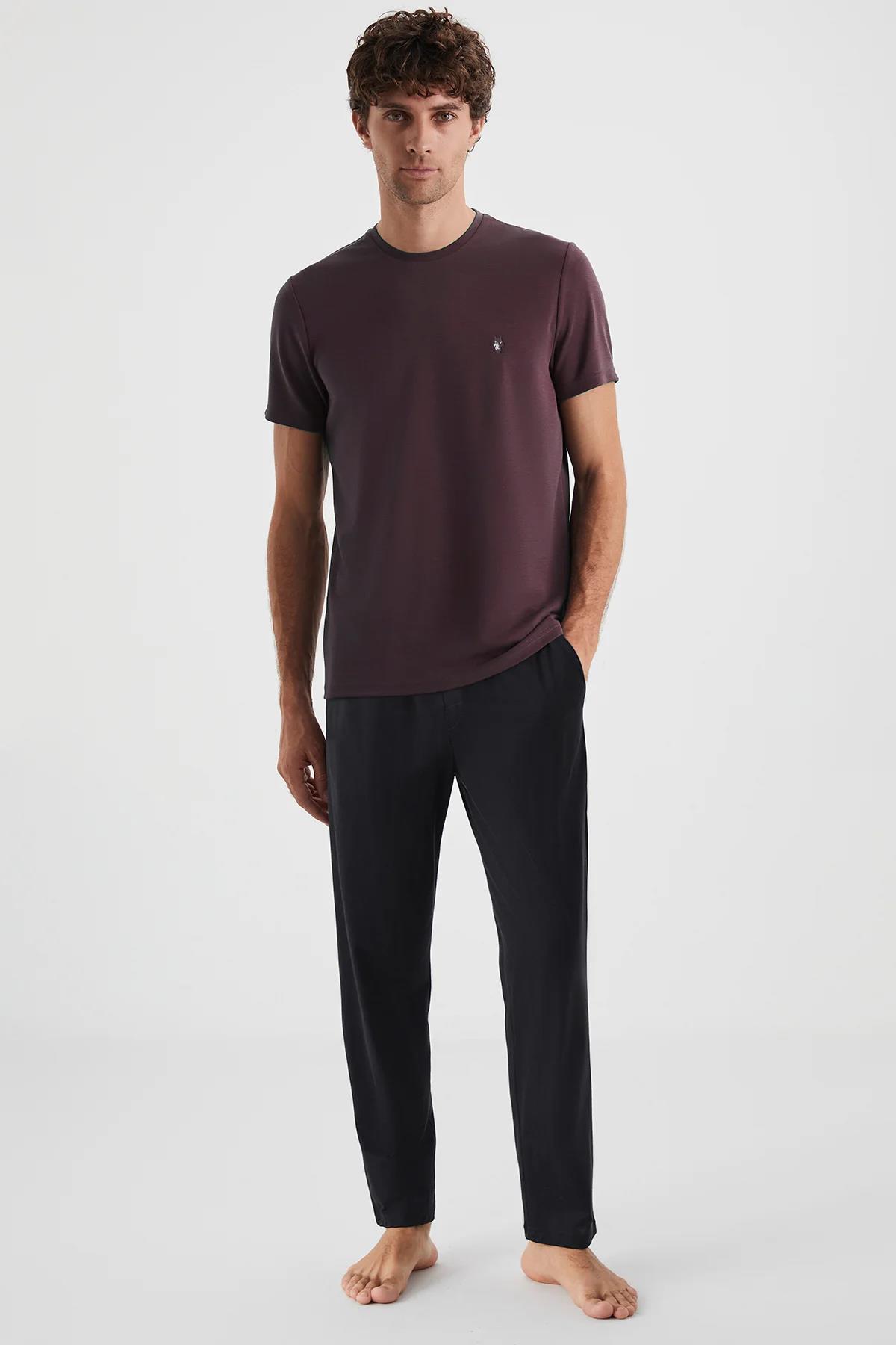 328301Erkek Pamuk Modal Pijama Takımı – Bordo Renk Kısa Kollu Üst ve Siyah Düz Paça Alt C0T1N6cotonhause.com.tr Online Alışveriş - Sezon İndirimlerini Keşfet Erkek Pamuk Modal Pijama Takımı – Bordo Renk Kısa Kollu Üst ve Siyah Düz Paça Alt C0T1N6Pijama TakımıFirst TouchErkek Pamuk Modal Pijama Takımı – Bordo Renk Kısa Kollu Üst ve Siyah Düz Paça Alt C0T1N6