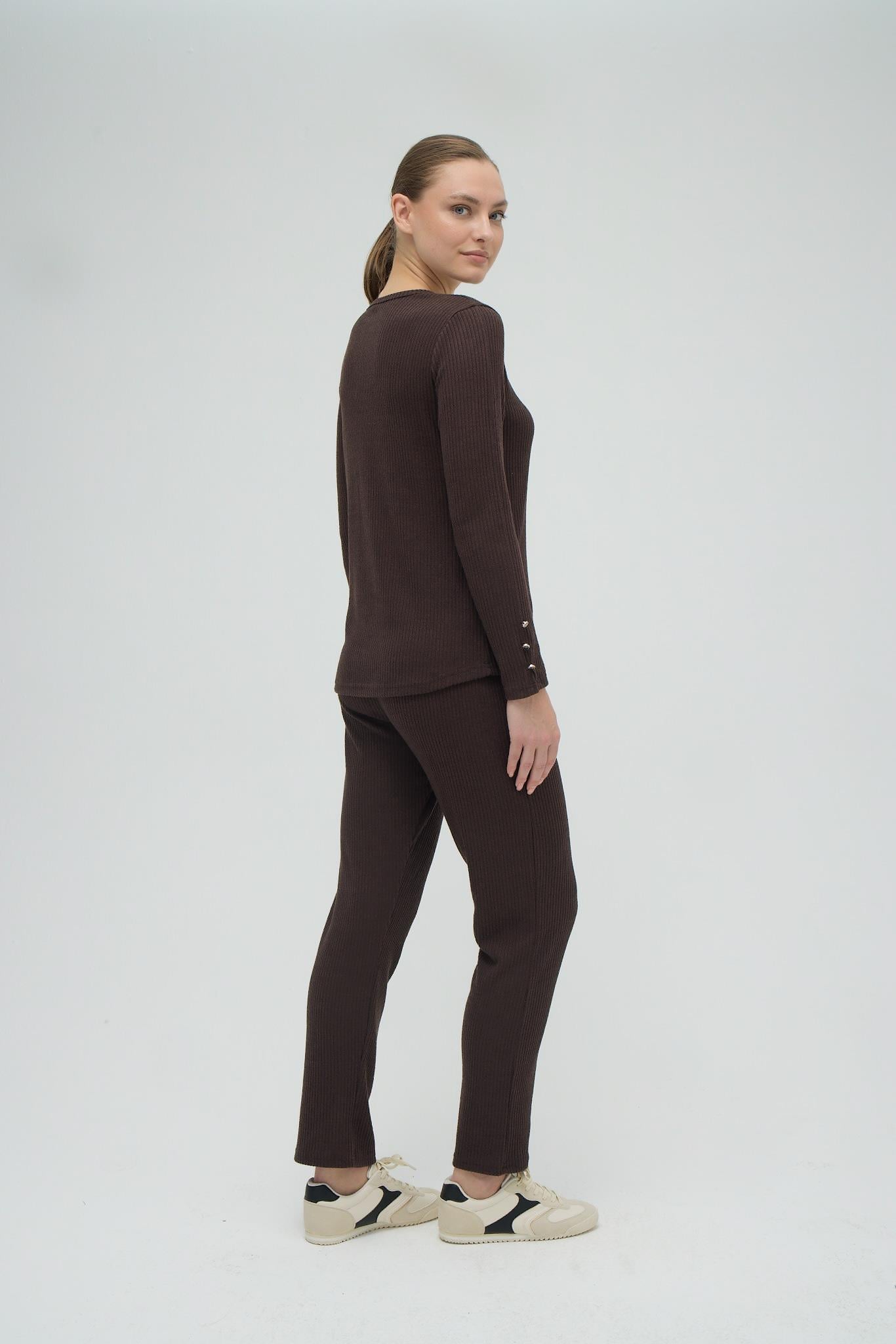 324189Kadın Uzun Kol Fitilli Kahve Pijama Takım C2T6N9O02cotonhause.com.tr Online Alışveriş - Sezon İndirimlerini Keşfet Kadın Uzun Kol Fitilli Kahve Pijama Takım C2T6N9O02Uzun Kol PijamaGizzeyKadın Uzun Kol Fitilli Kahve Pijama Takım C2T6N9O02