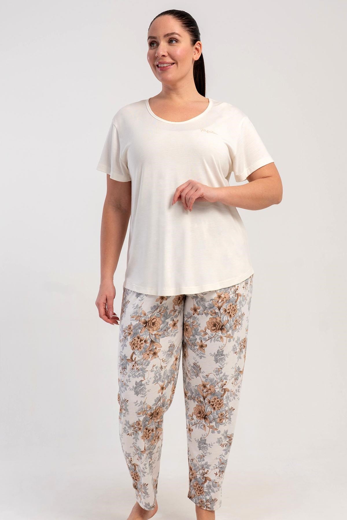 333182Kadın Büyük Beden Kısa Kol Krem Pijama Takımı C1T7N2215Büyük BedenkezokinoKadın Büyük Beden Kısa Kol Krem Pijama Takımı C1T7N2215