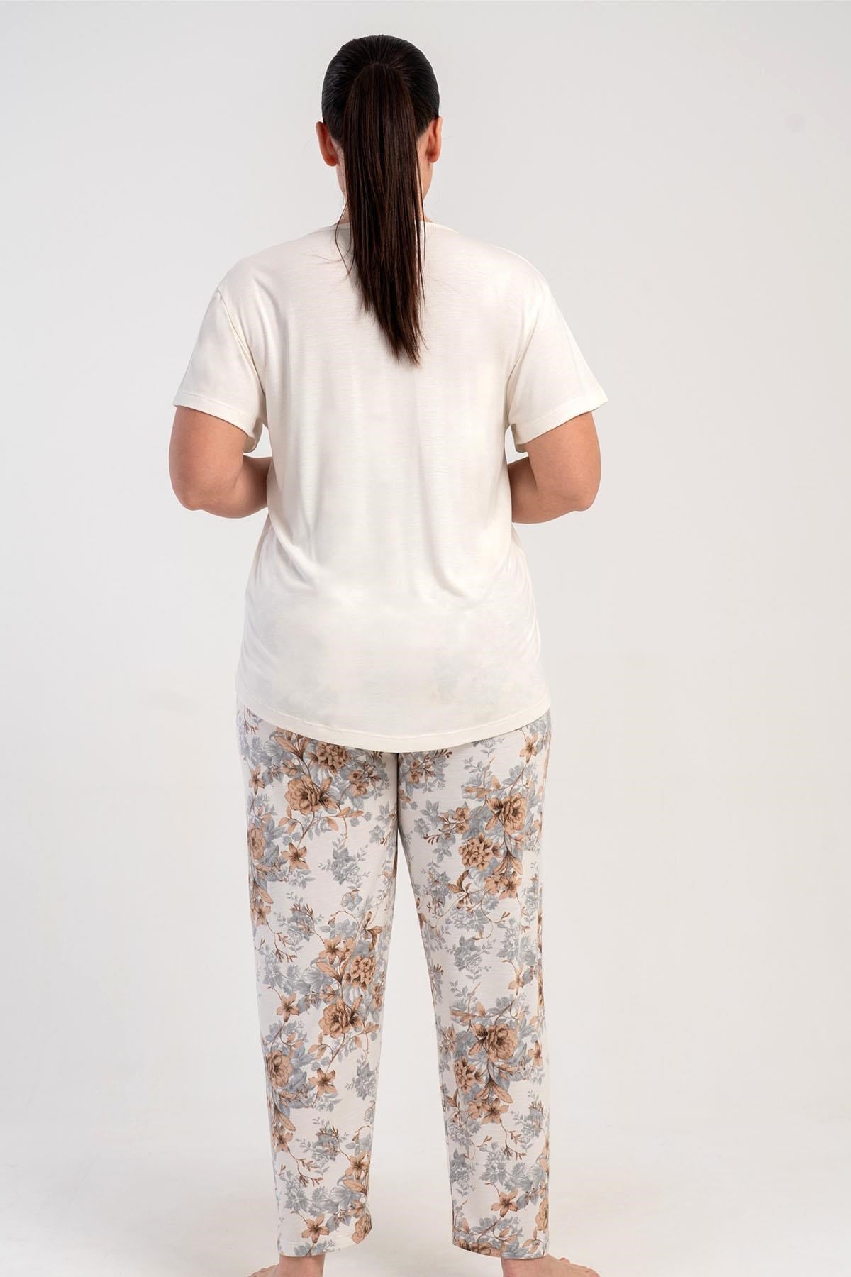 333182Kadın Büyük Beden Kısa Kol Krem Pijama Takımı C1T7N2215Büyük BedenkezokinoKadın Büyük Beden Kısa Kol Krem Pijama Takımı C1T7N2215