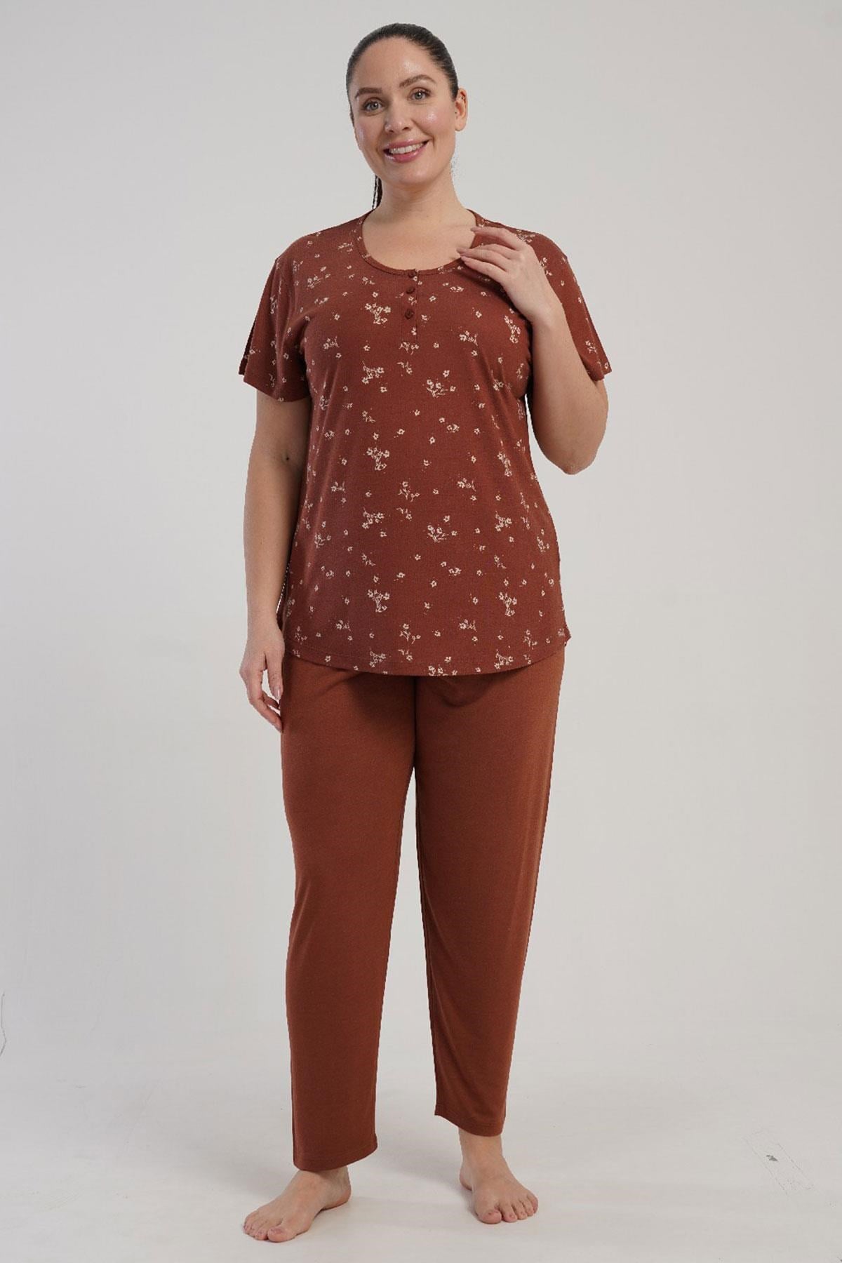 332543Kadın Büyük Beden Yarım Düğmeli Kısa Kollu Kiremit Pijama Takımı C3T7N2215Büyük BedenkezokinoKadın Büyük Beden Yarım Düğmeli Kısa Kollu Kiremit Pijama Takımı C3T7N2215