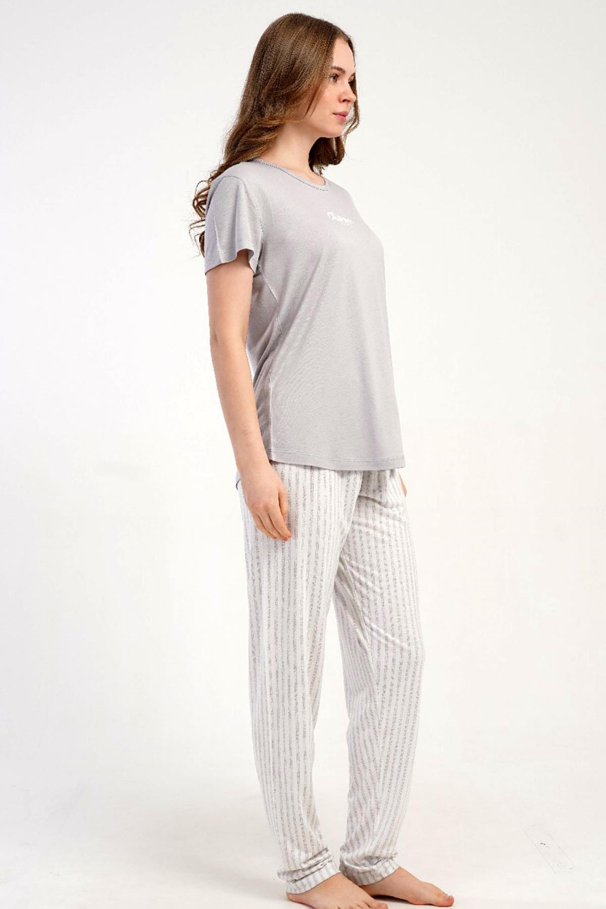 332527Kadın Kısa Kollu Gri Pijama Takımı Rahat Kesim Yazlık Ev Giyimi C1T2N2215Kısa Kol / Askılı PijamakezokinoKadın Kısa Kollu Gri Pijama Takımı Rahat Kesim Yazlık Ev Giyimi C1T2N2215