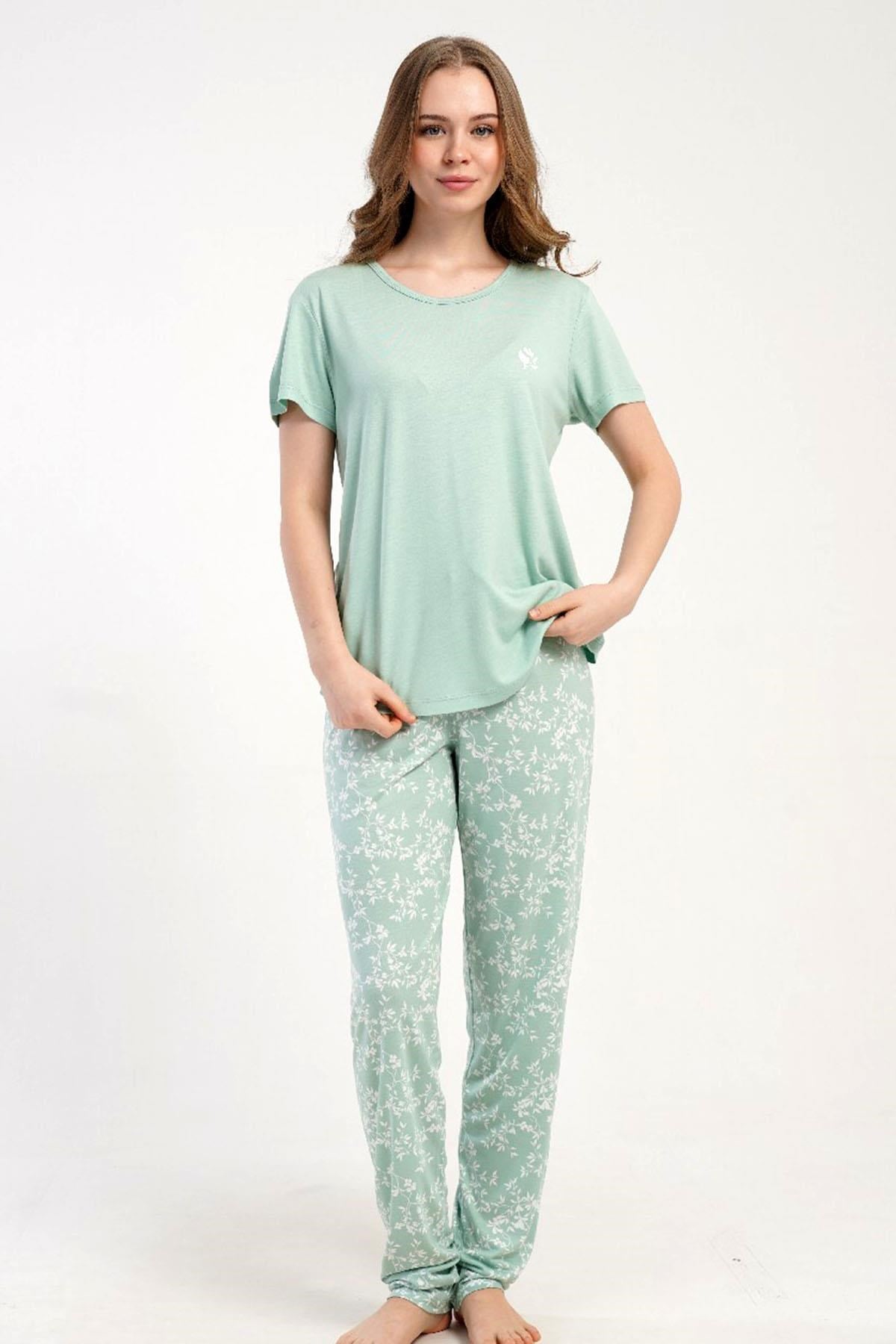 332524Kadın Kısa Kollu Yeşil Pijama Takımı Rahat Kesim Yazlık Ev Giyimi C7T1N2215Kısa Kol / Askılı PijamakezokinoKadın Kısa Kollu Yeşil Pijama Takımı Rahat Kesim Yazlık Ev Giyimi C7T1N2215