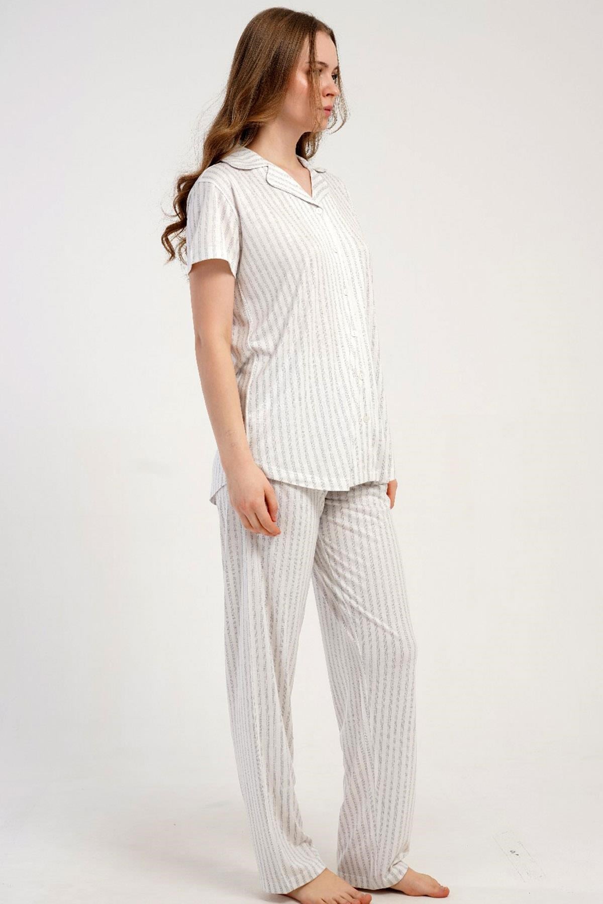 332526Kadın Öncen Düğmeli Kısa Kollu Gri Pijama Takımı Rahat Kesim Yazlık Ev Giyimi C0T2N2215Kısa Kol / Askılı PijamakezokinoKadın Öncen Düğmeli Kısa Kollu Gri Pijama Takımı Rahat Kesim Yazlık Ev Giyimi C0T2N2215