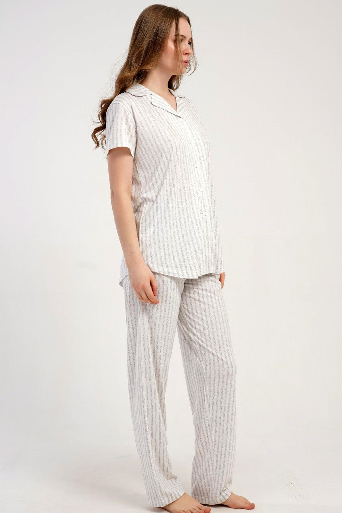 332526Kadın Önden Düğmeli Kısa Kollu Gri Pijama Takımı Rahat Kesim Yazlık Ev Giyimi C0T2N2215Kısa Kol / Askılı PijamakezokinoKadın Önden Düğmeli Kısa Kollu Gri Pijama Takımı Rahat Kesim Yazlık Ev Giyimi C0T2N2215