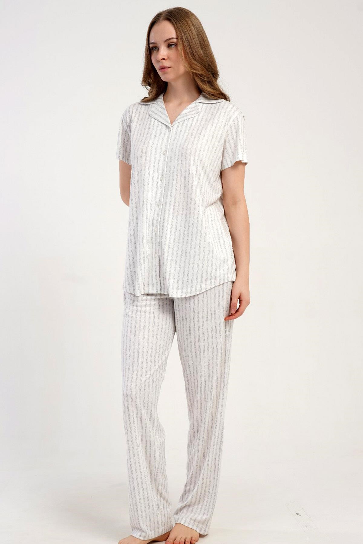 332526Kadın Önden Düğmeli Kısa Kollu Gri Pijama Takımı Rahat Kesim Yazlık Ev Giyimi C0T2N2215Kısa Kol / Askılı PijamakezokinoKadın Önden Düğmeli Kısa Kollu Gri Pijama Takımı Rahat Kesim Yazlık Ev Giyimi C0T2N2215