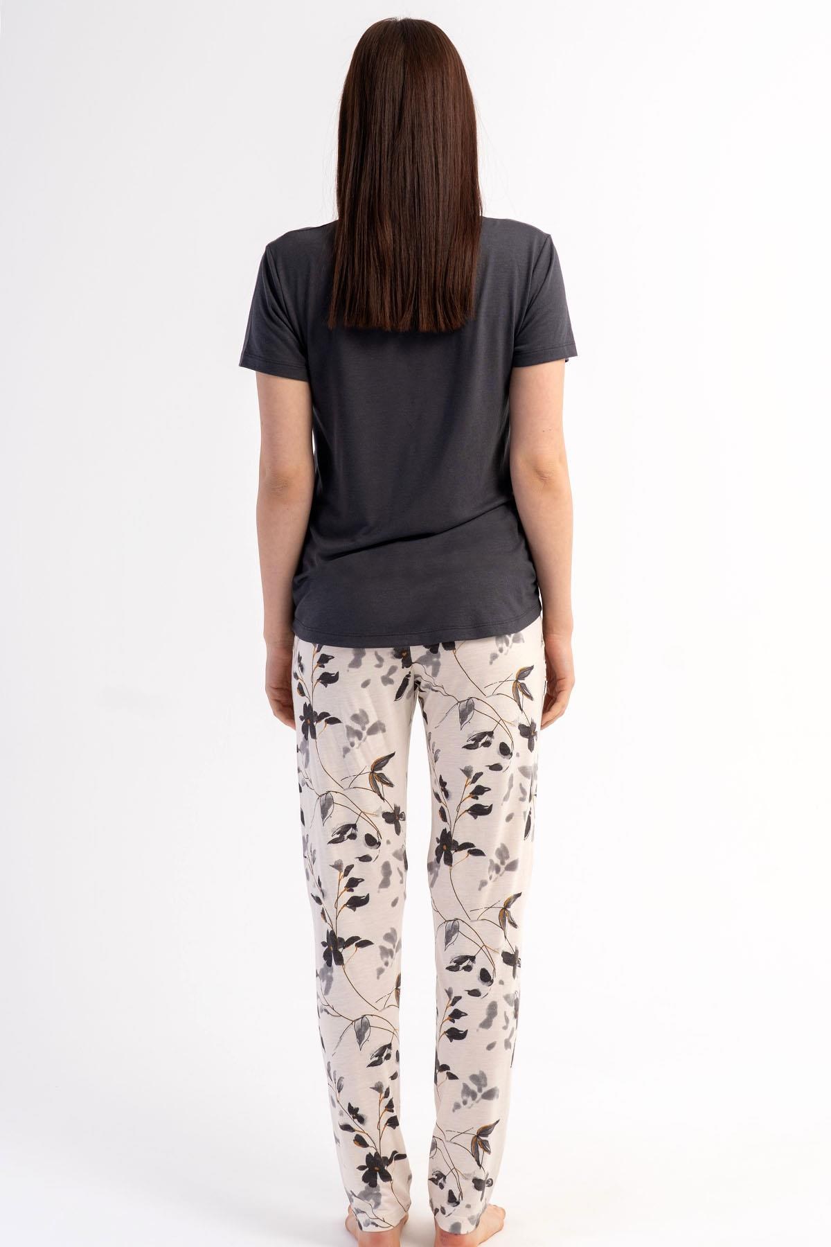 332531Kadın Yarım Düğmeli Kısa Kollu Antrasit Pijama Takımı Rahat Kesim Yazlık Ev Giyimi C6T2N2215Kısa Kol / Askılı PijamakezokinoKadın Yarım Düğmeli Kısa Kollu Antrasit Pijama Takımı Rahat Kesim Yazlık Ev Giyimi C6T2N2215