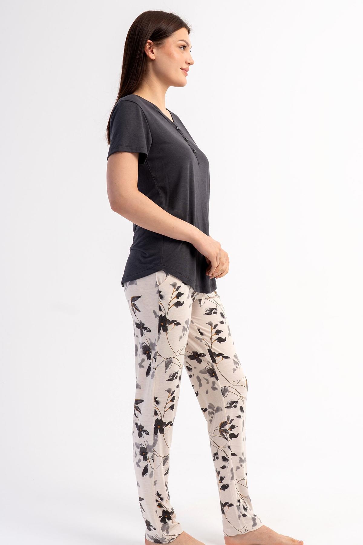 332531Kadın Yarım Düğmeli Kısa Kollu Antrasit Pijama Takımı Rahat Kesim Yazlık Ev Giyimi C6T2N2215Kısa Kol / Askılı PijamakezokinoKadın Yarım Düğmeli Kısa Kollu Antrasit Pijama Takımı Rahat Kesim Yazlık Ev Giyimi C6T2N2215