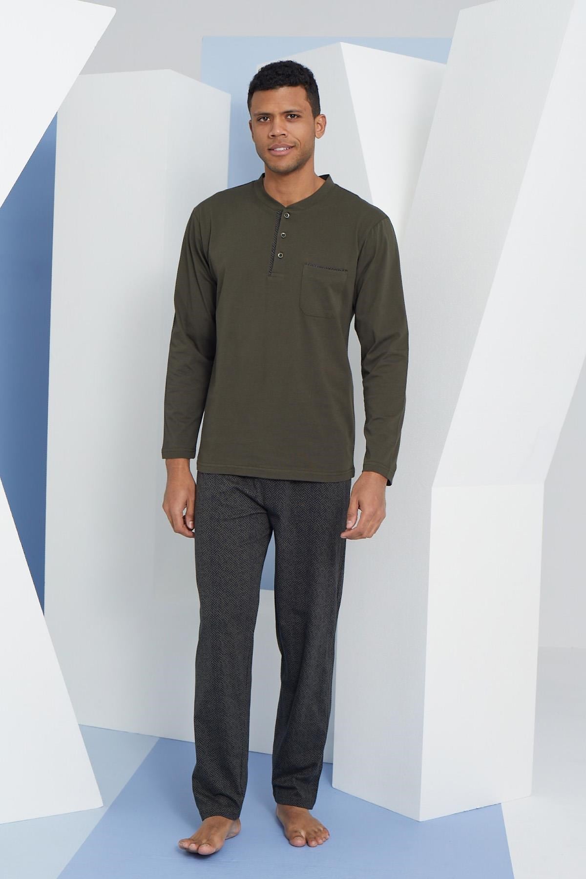 318164Erkek Uzun Kol Midi Yaka Oliv Pijama Takımı C9T2N5O3cotonhause.com.tr Online Alışveriş - Sezon İndirimlerini KeşfetErkek Uzun Kol Midi Yaka Oliv Pijama Takımı C9T2N5O3Pijama TakımıKLYErkek Uzun Kol Midi Yaka Oliv Pijama Takımı C9T2N5O3