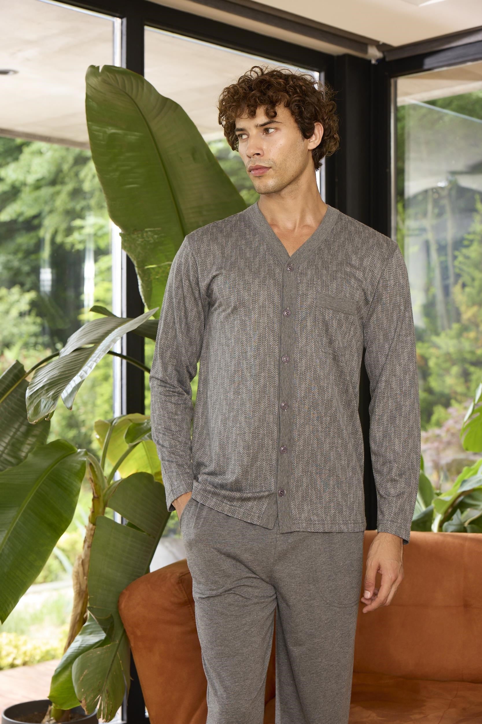 324961Erkek Uzun Kol V Yaka Önden Düğmeli Antrasit Pijama Takımı C2T5N2O9cotonhause.com.tr Online Alışveriş - Sezon İndirimlerini Keşfet Erkek Uzun Kol V Yaka Önden Düğmeli Antrasit Pijama Takımı C2T5N2O9Pijama TakımıKLYErkek Uzun Kol V Yaka Önden Düğmeli Antrasit Pijama Takımı C2T5N2O9