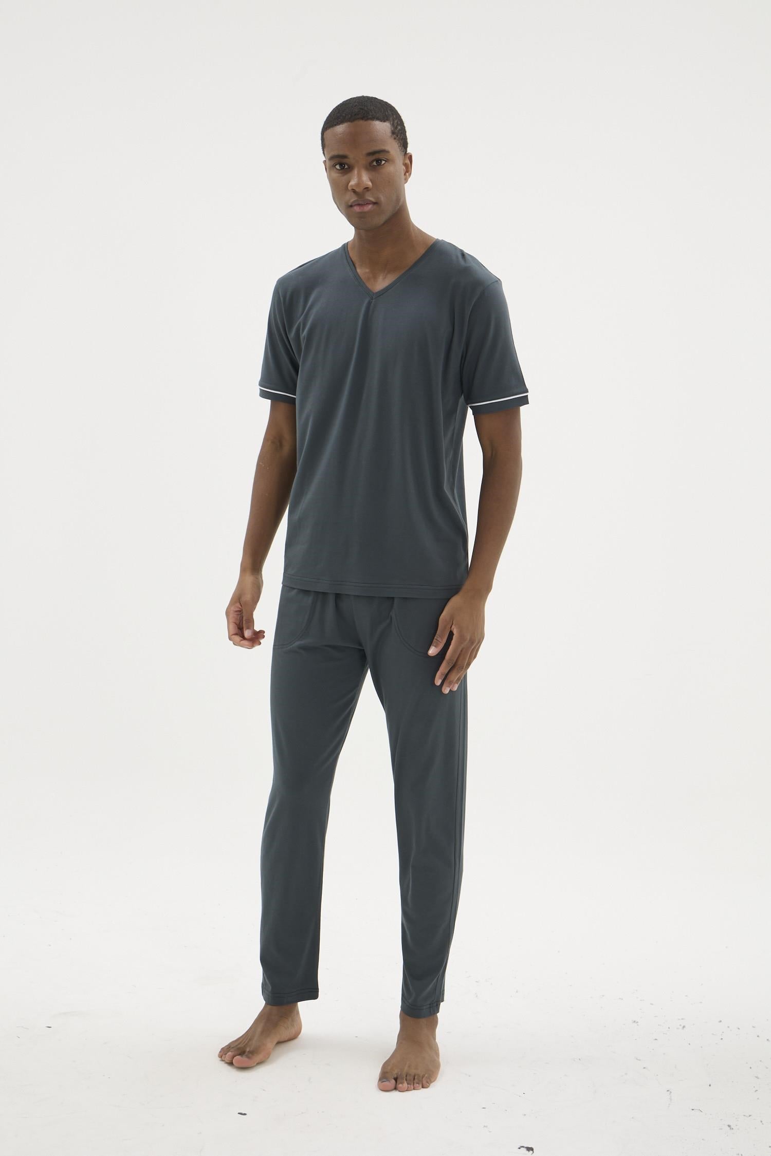 333257Erkek Kısa Kol V Yaka Füme Modal Pijama Takımı C2T6N162Pijama TakımıKLYErkek Kısa Kol V Yaka Füme Modal Pijama Takımı C2T6N162