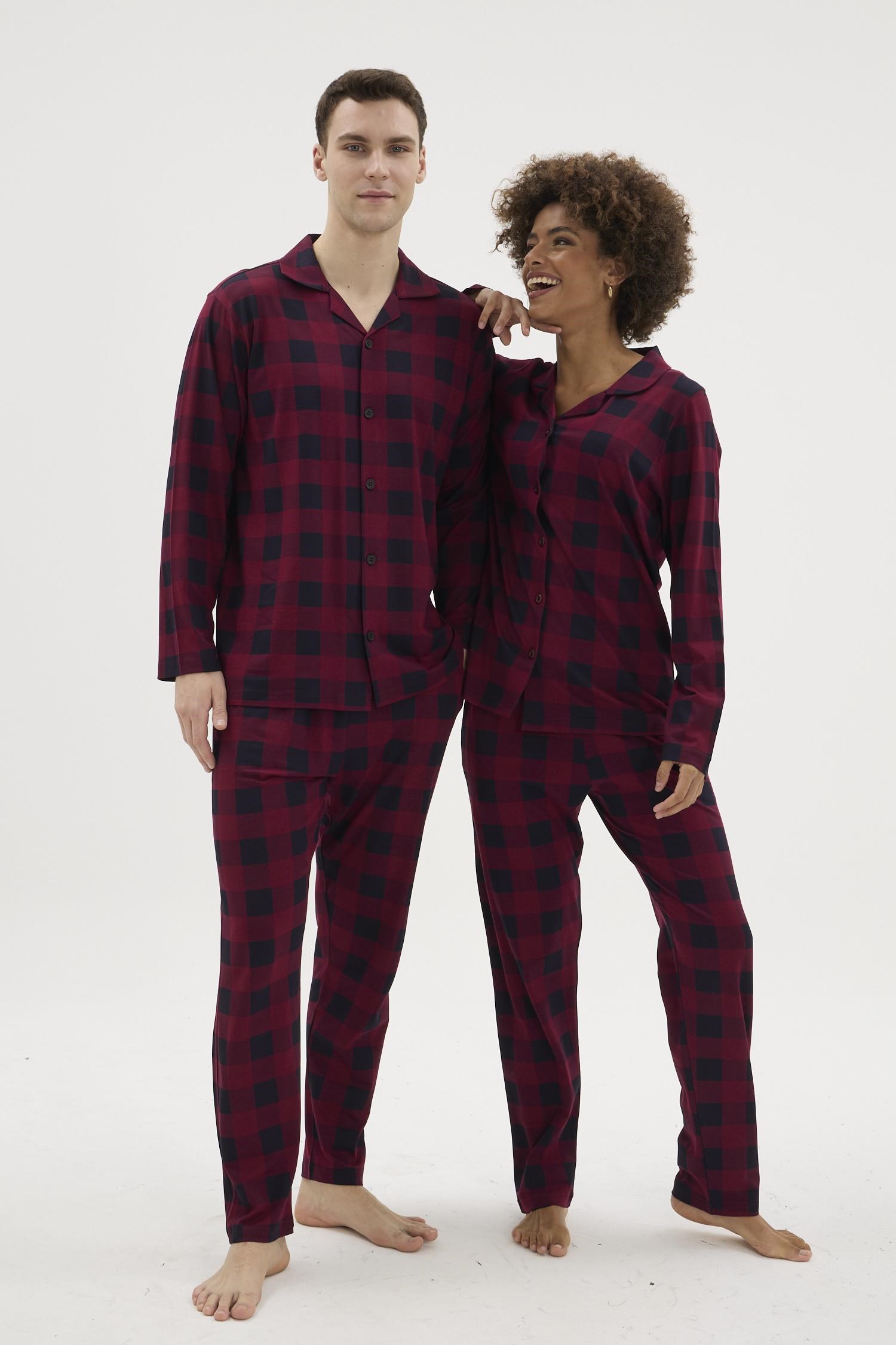 333275Erkek Mürdüm Ekose Desenli Önden Düğmeli Gömlek Yaka Pijama Takımı C0T0N162Pijama TakımıKLYErkek Mürdüm Ekose Desenli Önden Düğmeli Gömlek Yaka Pijama Takımı C0T0N162