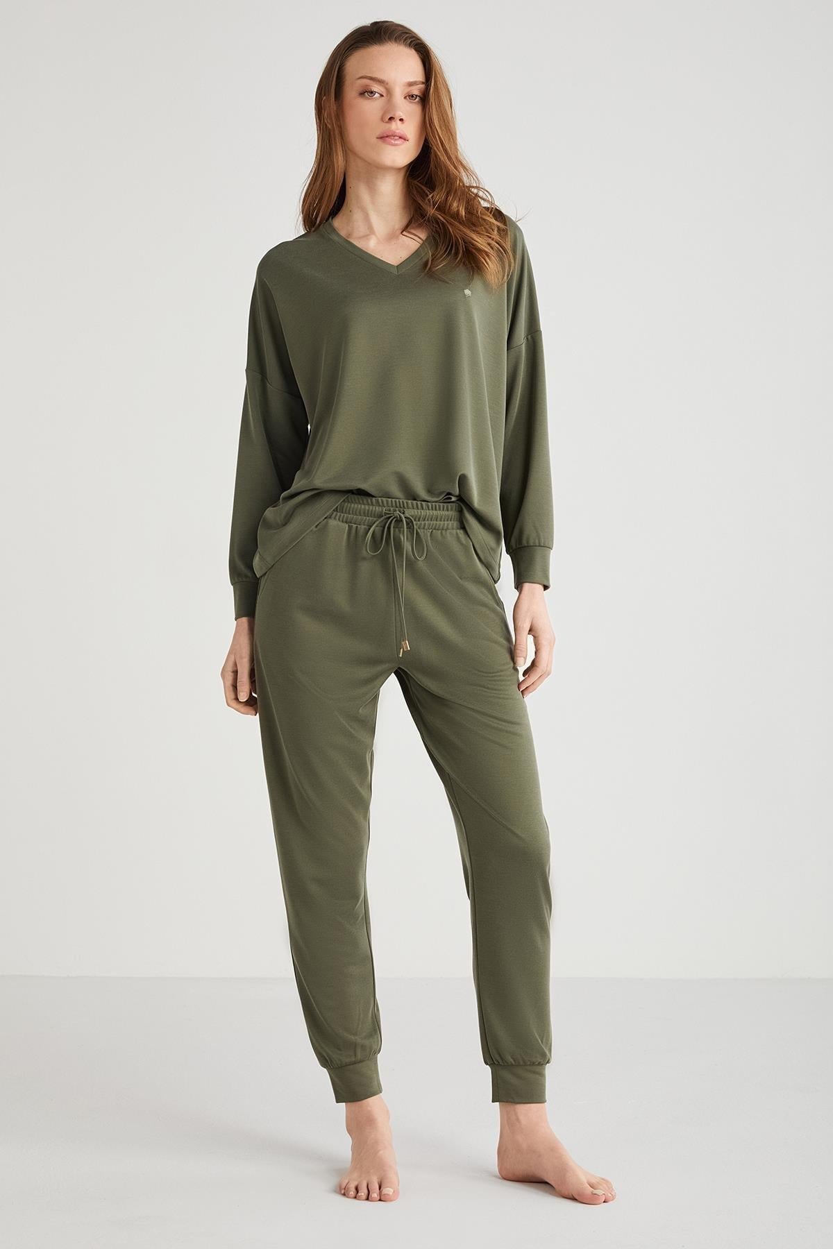 325587Kadın Uzun Kol V Yaka Haki Pijama Takım C1T2N7O9cotonhause.com.tr Online Alışveriş - Sezon İndirimlerini Keşfet Kadın Uzun Kol V Yaka Haki Pijama Takım C1T2N7O9Eşofman Takımpenye moodKadın Uzun Kol V Yaka Haki Pijama Takım C1T2N7O9