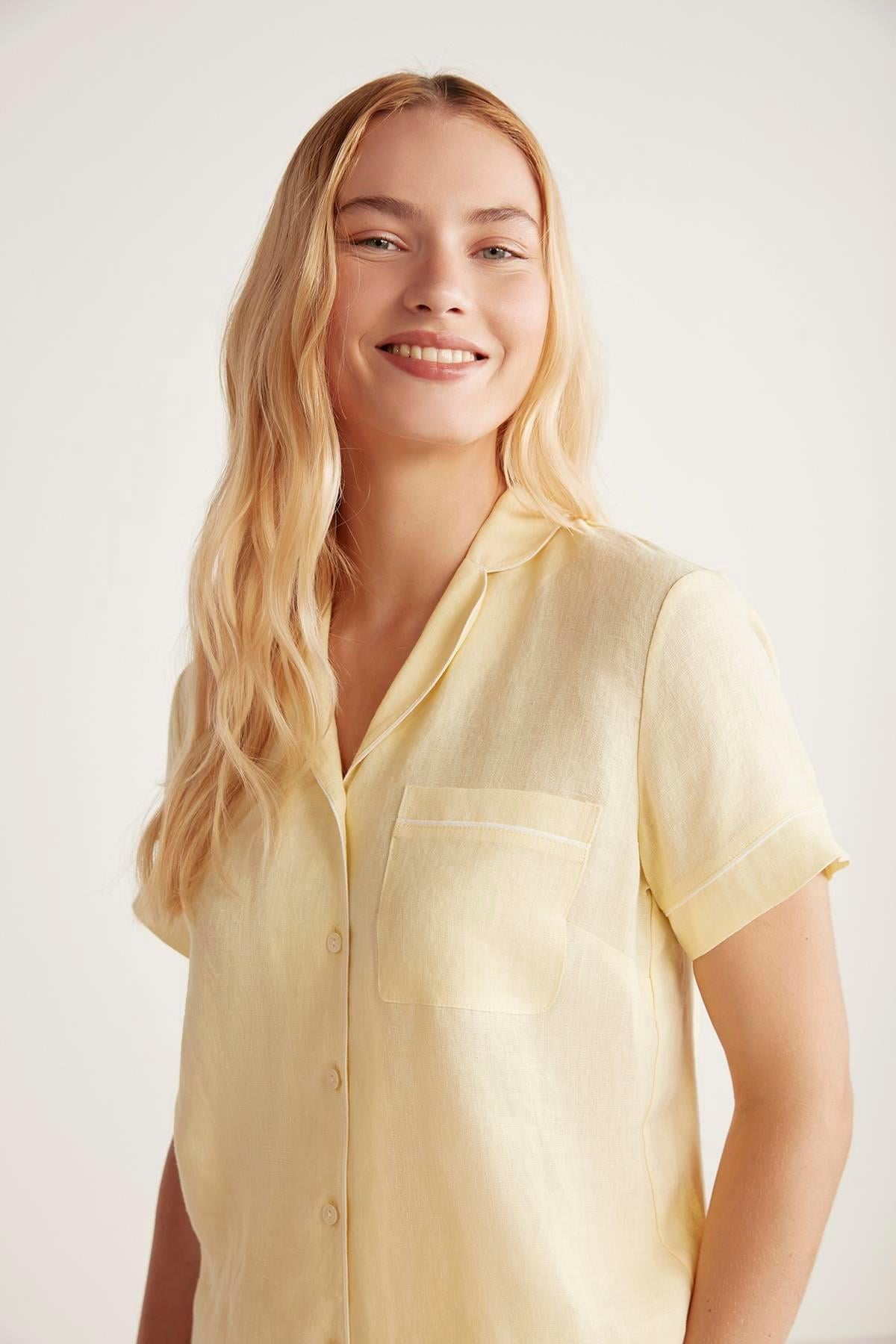 320753Kadın Kısa Kol Önden Düğmeli Şortlu Sarı Pijama Takımı C0T4N6O9cotonhause.com.tr Online Alışveriş - Sezon İndirimlerini Keşfet Kadın Kısa Kol Önden Düğmeli Şortlu Sarı Pijama Takımı C0T4N6O9Şortlu Takımpenye moodKadın Kısa Kol Önden Düğmeli Şortlu Sarı Pijama Takımı C0T4N6O9