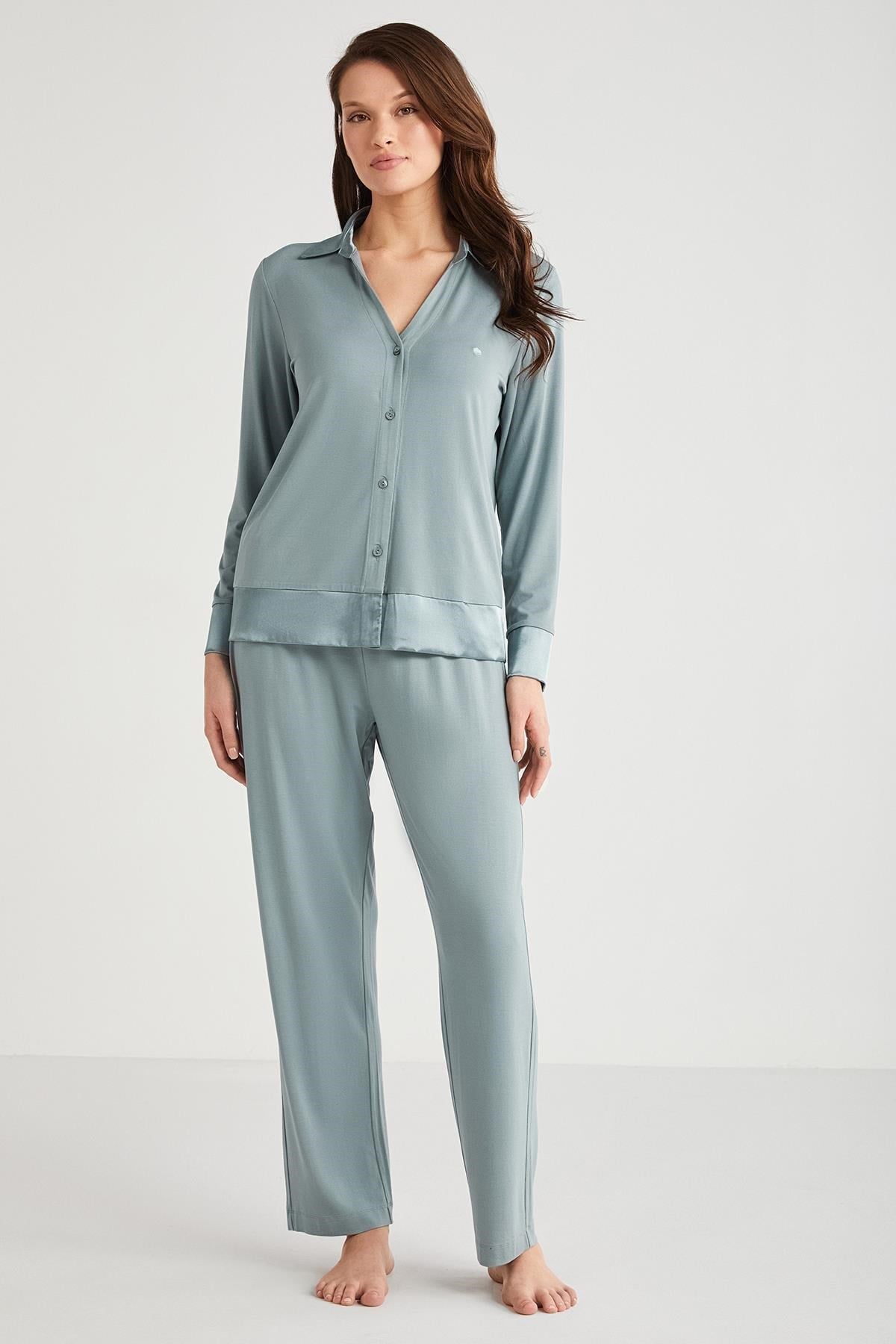 325582Kadın Uzun Kol Önden Düğmeli Yeşil Pijama Takım C8T0N7O9cotonhause.com.tr Online Alışveriş - Sezon İndirimlerini Keşfet Kadın Uzun Kol Önden Düğmeli Yeşil Pijama Takım C8T0N7O9Uzun Kol Pijamapenye moodKadın Uzun Kol Önden Düğmeli Yeşil Pijama Takım C8T0N7O9