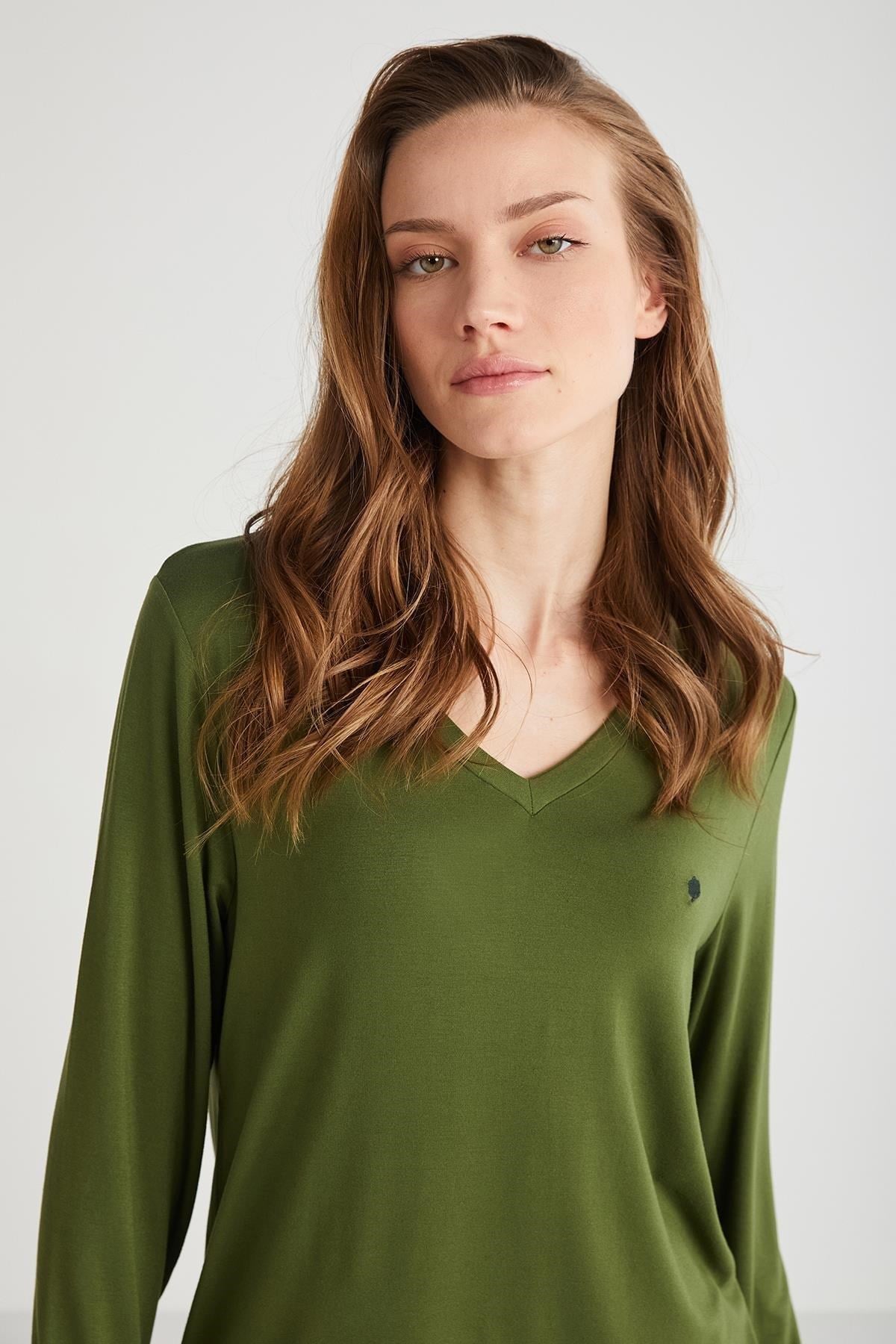 325576Kadın Uzun Kol V Yaka Yeşil  Pijama Takım C0T0N7O9cotonhause.com.tr Online Alışveriş - Sezon İndirimlerini Keşfet Kadın Uzun Kol V Yaka Yeşil  Pijama Takım C0T0N7O9Uzun Kol Pijamapenye moodKadın Uzun Kol V Yaka Yeşil  Pijama Takım C0T0N7O9
