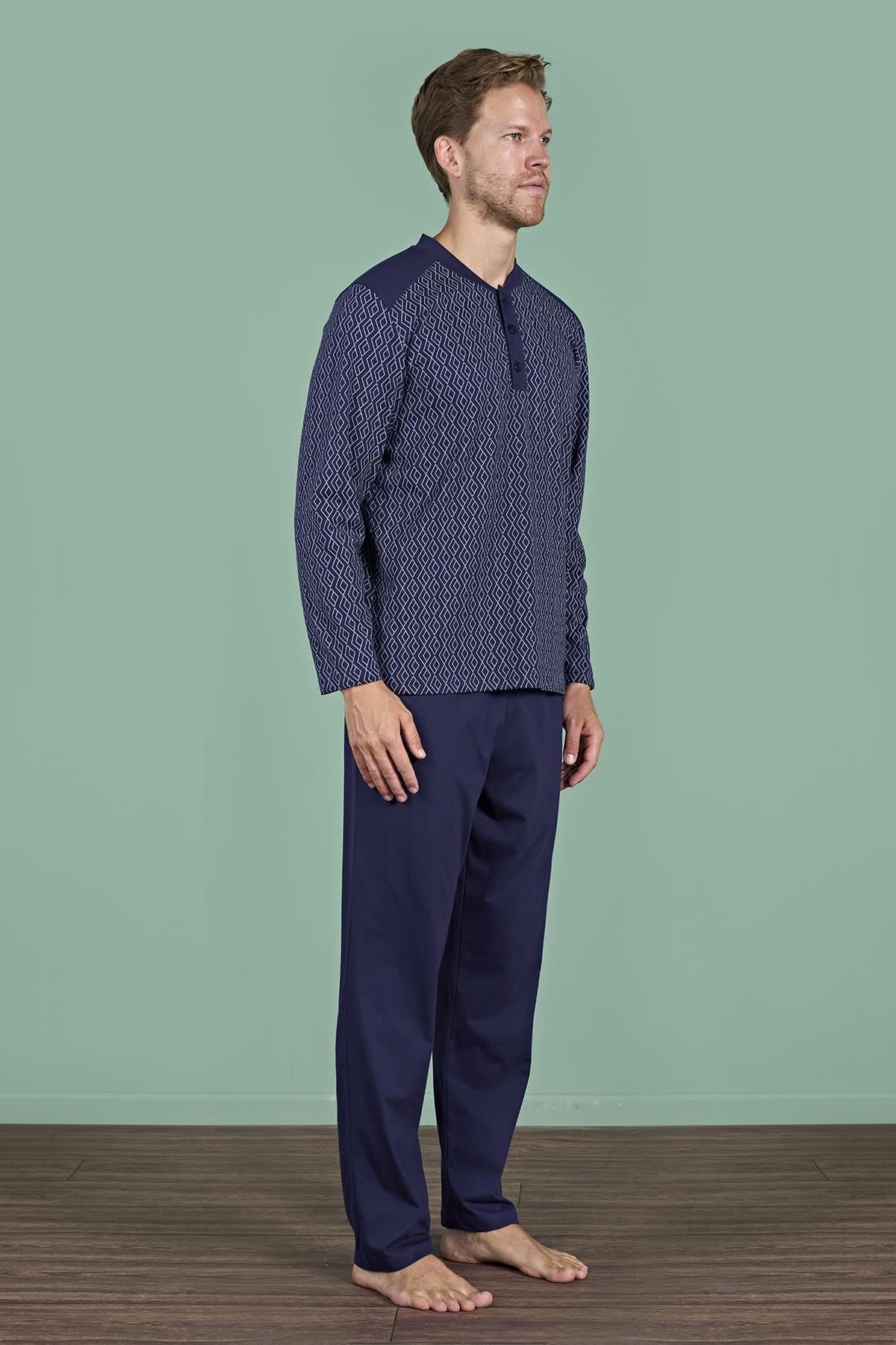328897Erkek Lacivert Geometrik Desenli Uzun Kollu Düğmeli Yaka Pijama Takımı C3T3N91Pijama TakımıPijadoreErkek Lacivert Geometrik Desenli Uzun Kollu Düğmeli Yaka Pijama Takımı C3T3N91