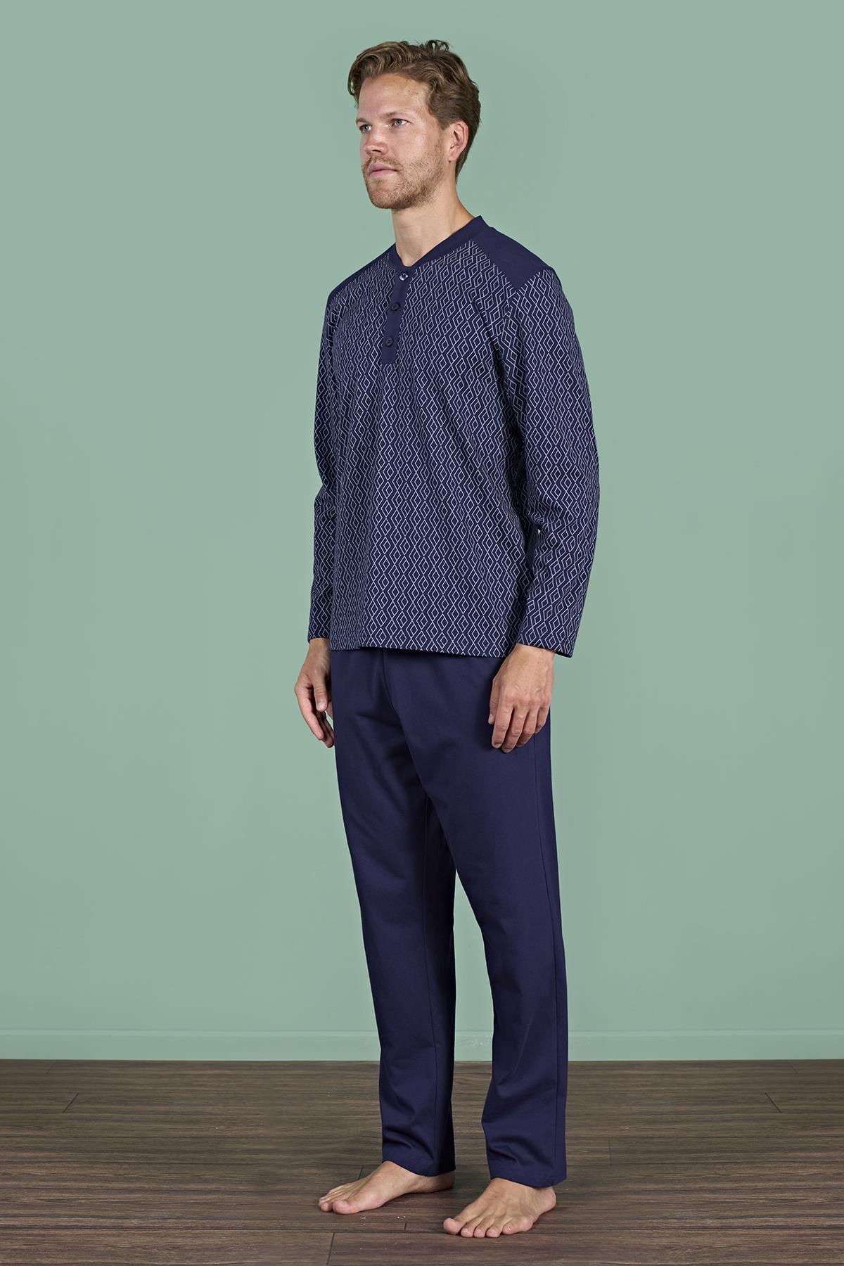 328897Erkek Lacivert Geometrik Desenli Uzun Kollu Düğmeli Yaka Pijama Takımı C3T3N91Pijama TakımıPijadoreErkek Lacivert Geometrik Desenli Uzun Kollu Düğmeli Yaka Pijama Takımı C3T3N91