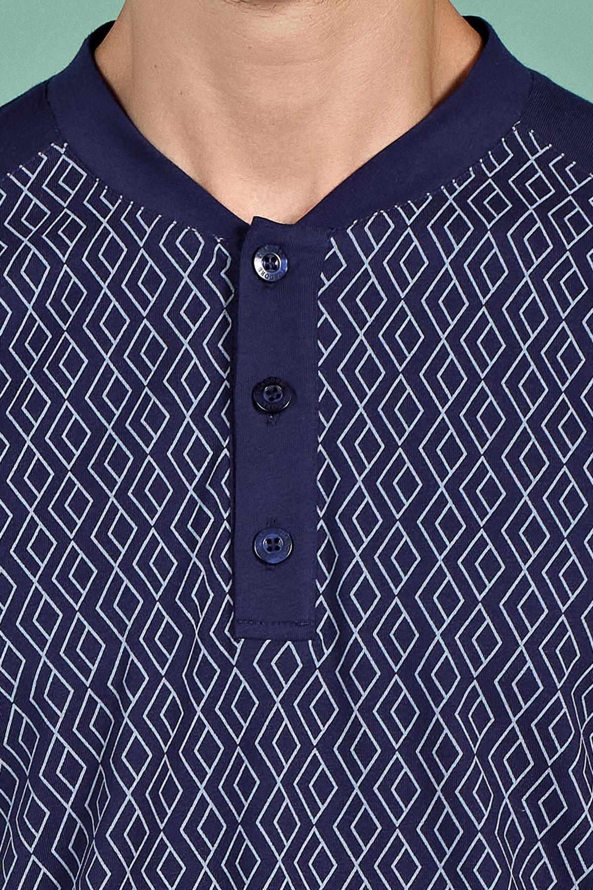 328897Erkek Lacivert Geometrik Desenli Uzun Kollu Düğmeli Yaka Pijama Takımı C3T3N91Pijama TakımıPijadoreErkek Lacivert Geometrik Desenli Uzun Kollu Düğmeli Yaka Pijama Takımı C3T3N91