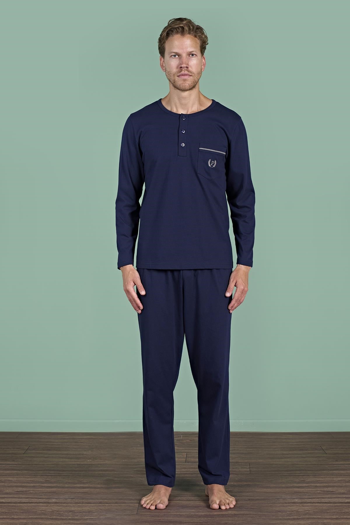 328901Erkek Lacivert Uzun Kollu Düğmeli Yaka Cep Detaylı Pijama Takımı C8T3N91Pijama TakımıPijadoreErkek Lacivert Uzun Kollu Düğmeli Yaka Cep Detaylı Pijama Takımı C8T3N91