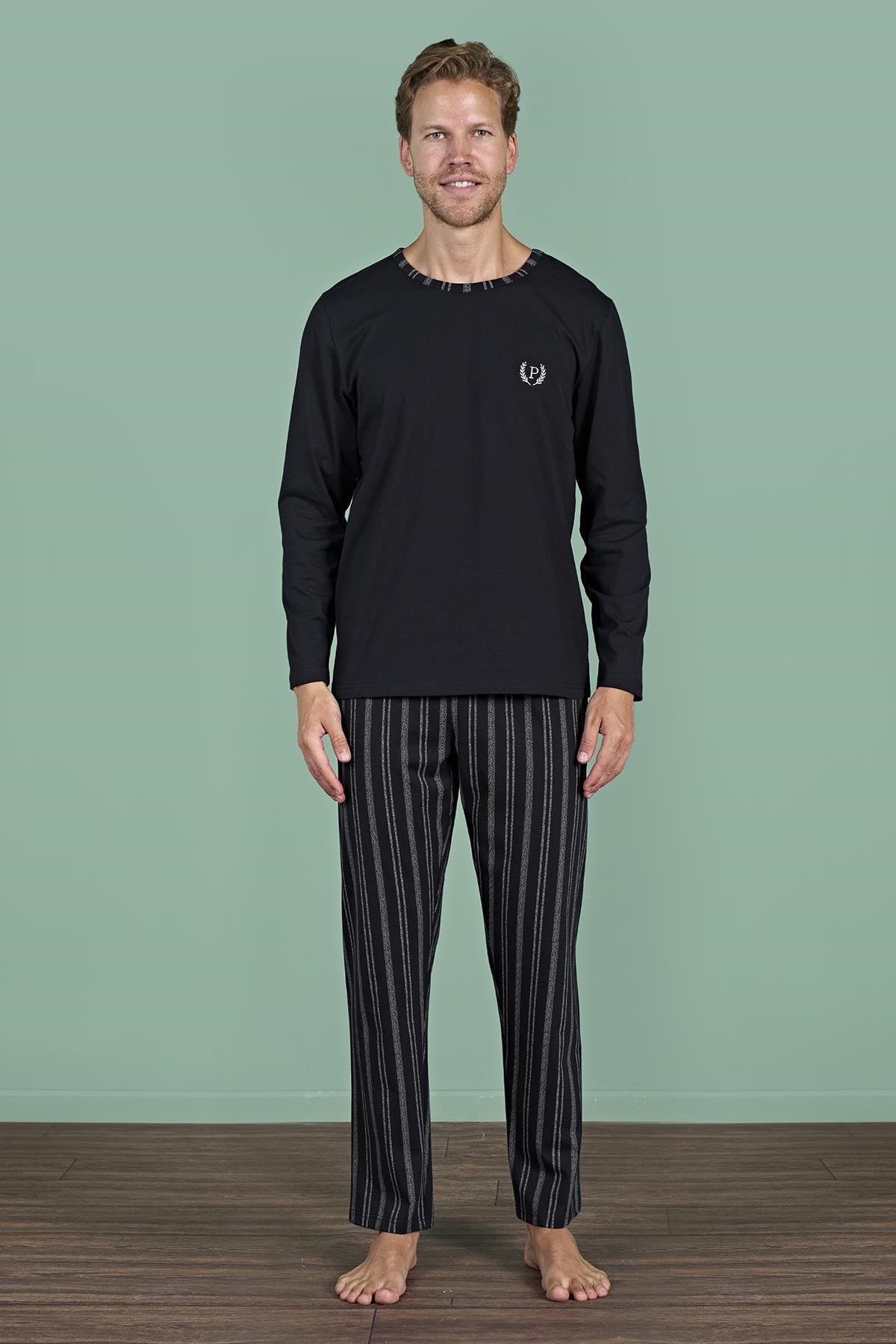 328902Erkek Siyah Renk Uzun Kollu Yuvarlak Yaka Çizgili Detaylı Pijama Takımı C0T4N91Pijama TakımıPijadoreErkek Siyah Renk Uzun Kollu Yuvarlak Yaka Çizgili Detaylı Pijama Takımı C0T4N91