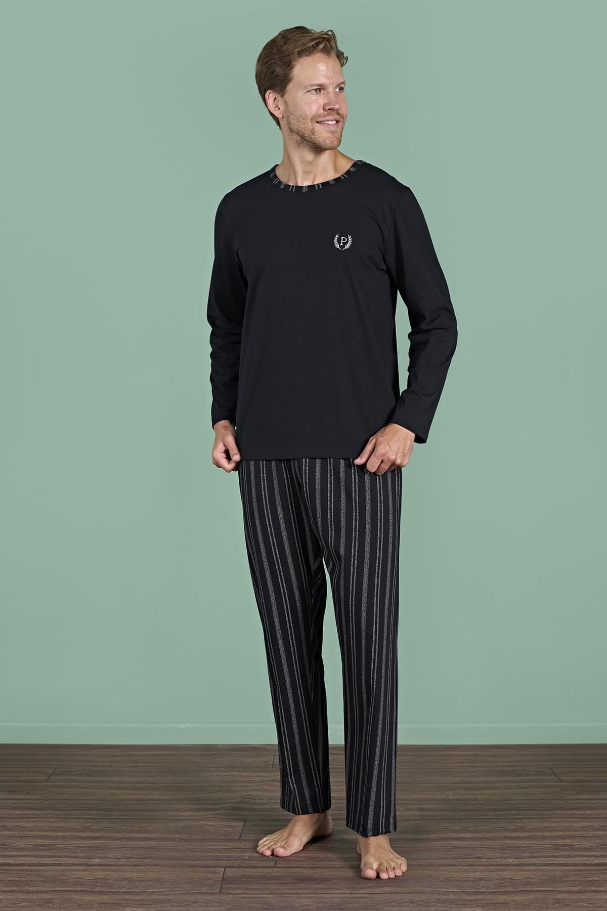 328902Erkek Siyah Renk Uzun Kollu Yuvarlak Yaka Çizgili Detaylı Pijama Takımı C0T4N91Pijama TakımıPijadoreErkek Siyah Renk Uzun Kollu Yuvarlak Yaka Çizgili Detaylı Pijama Takımı C0T4N91