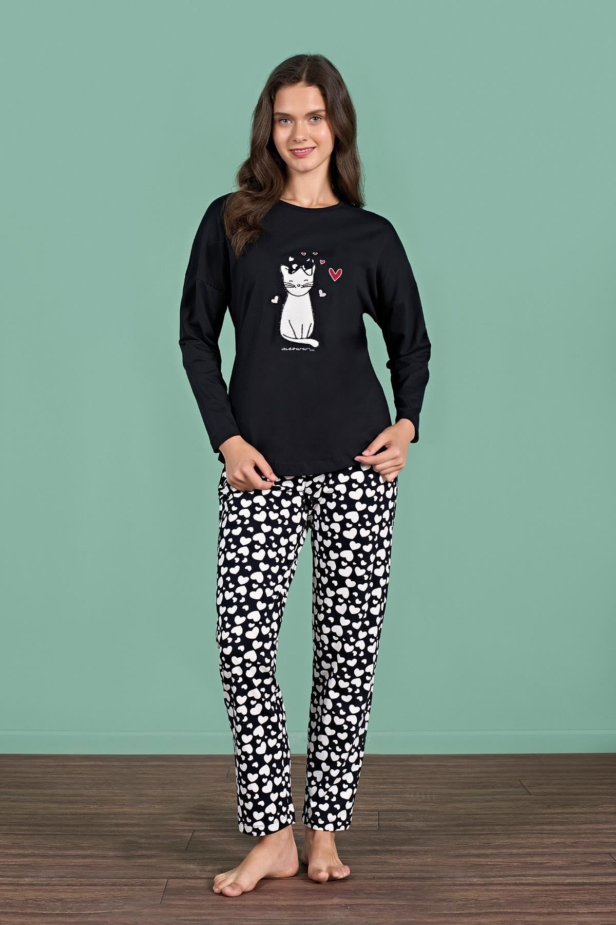 328889Kadın Siyah Kedi Baskılı Uzun Kollu Yuvarlak Yaka Pijama Takımı C7T2N91Uzun Kol PijamaPijadoreKadın Siyah Kedi Baskılı Uzun Kollu Yuvarlak Yaka Pijama Takımı C7T2N91