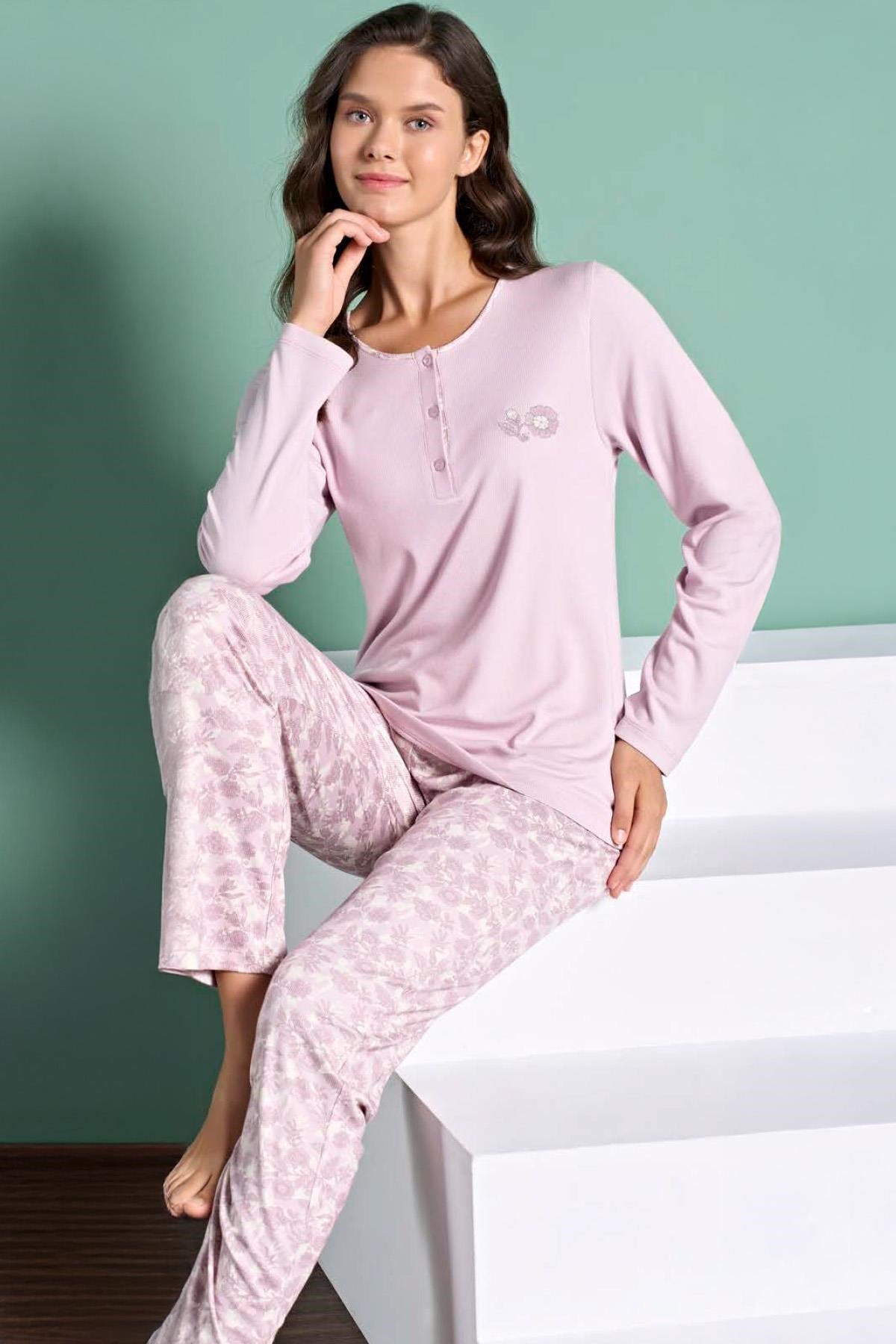 329843Kadın Uzun Kollu Düğmeli Yaka Çiçek Desenli Alt Pembe Renk Pijama Takımı C7T8N91Uzun Kol PijamaPijadoreKadın Uzun Kollu Düğmeli Yaka Çiçek Desenli Alt Pembe Renk Pijama Takımı C7T8N91