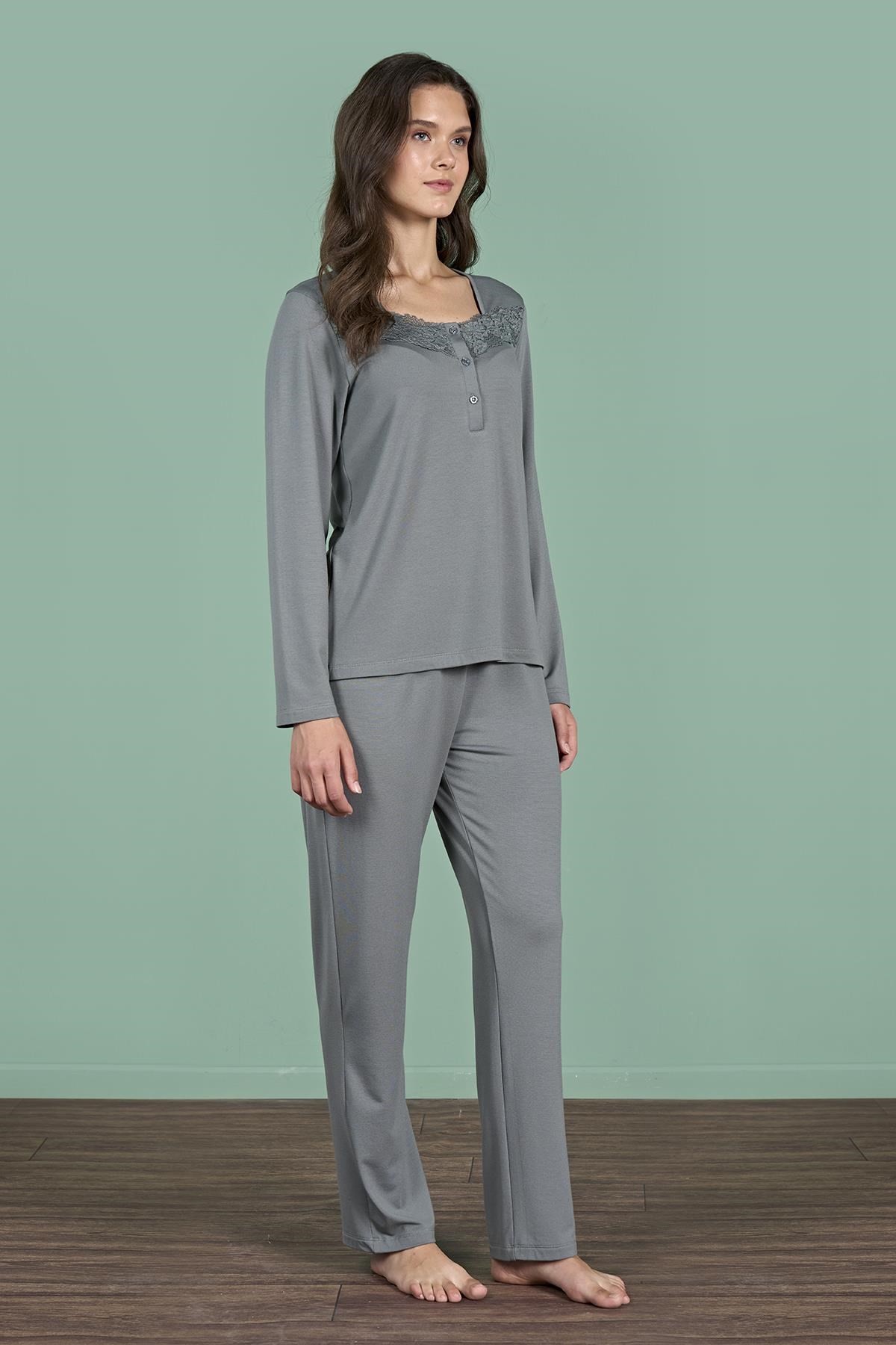 328920Kadın Yeşil Renk Dantel Detaylı Uzun Kollu Pijama Takımı C6T6N91Uzun Kol PijamaPijadoreKadın Yeşil Renk Dantel Detaylı Uzun Kollu Pijama Takımı C6T6N91
