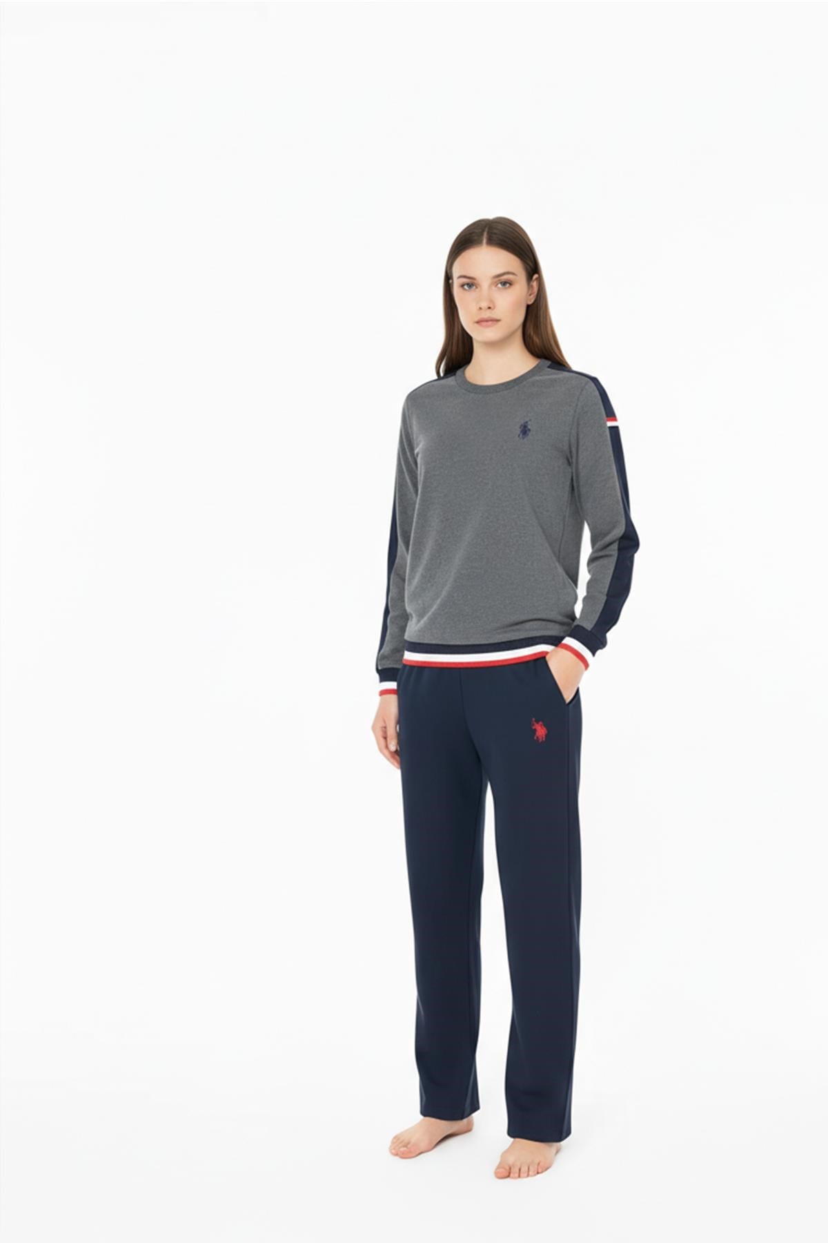 328969Kadın Antrasit Bisiklet Yaka Düz Paça Şerit Detaylı Pijama Takımı C6T1N102Eşofman TakımPoloKadın Antrasit Bisiklet Yaka Düz Paça Şerit Detaylı Pijama Takımı C6T1N102
