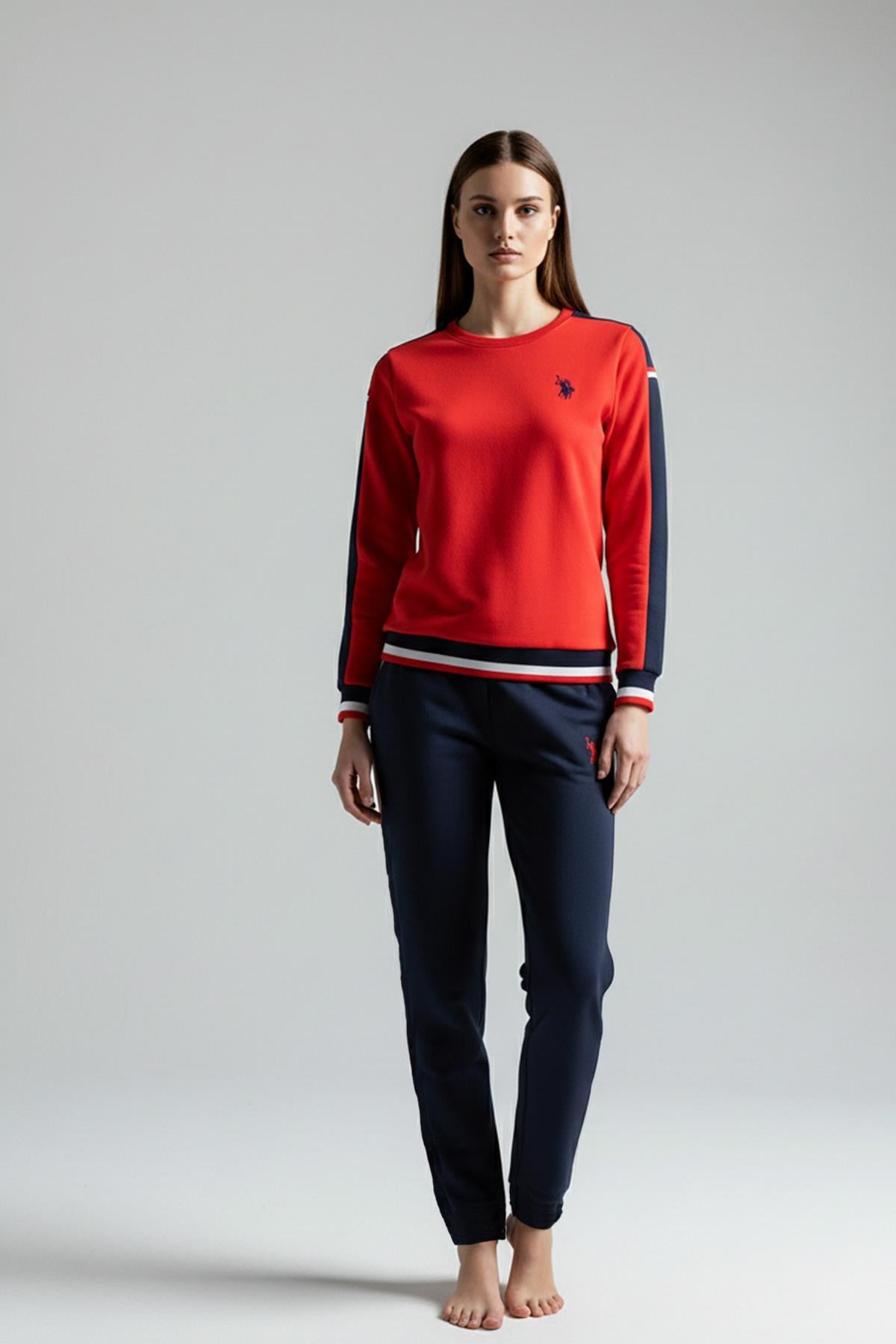 328968Kadın Kırmızı Bisiklet Yaka Düz Paça Şerit Detaylı  Pijama Takımı C6T1N102Eşofman TakımPoloKadın Kırmızı Bisiklet Yaka Düz Paça Şerit Detaylı  Pijama Takımı C6T1N102