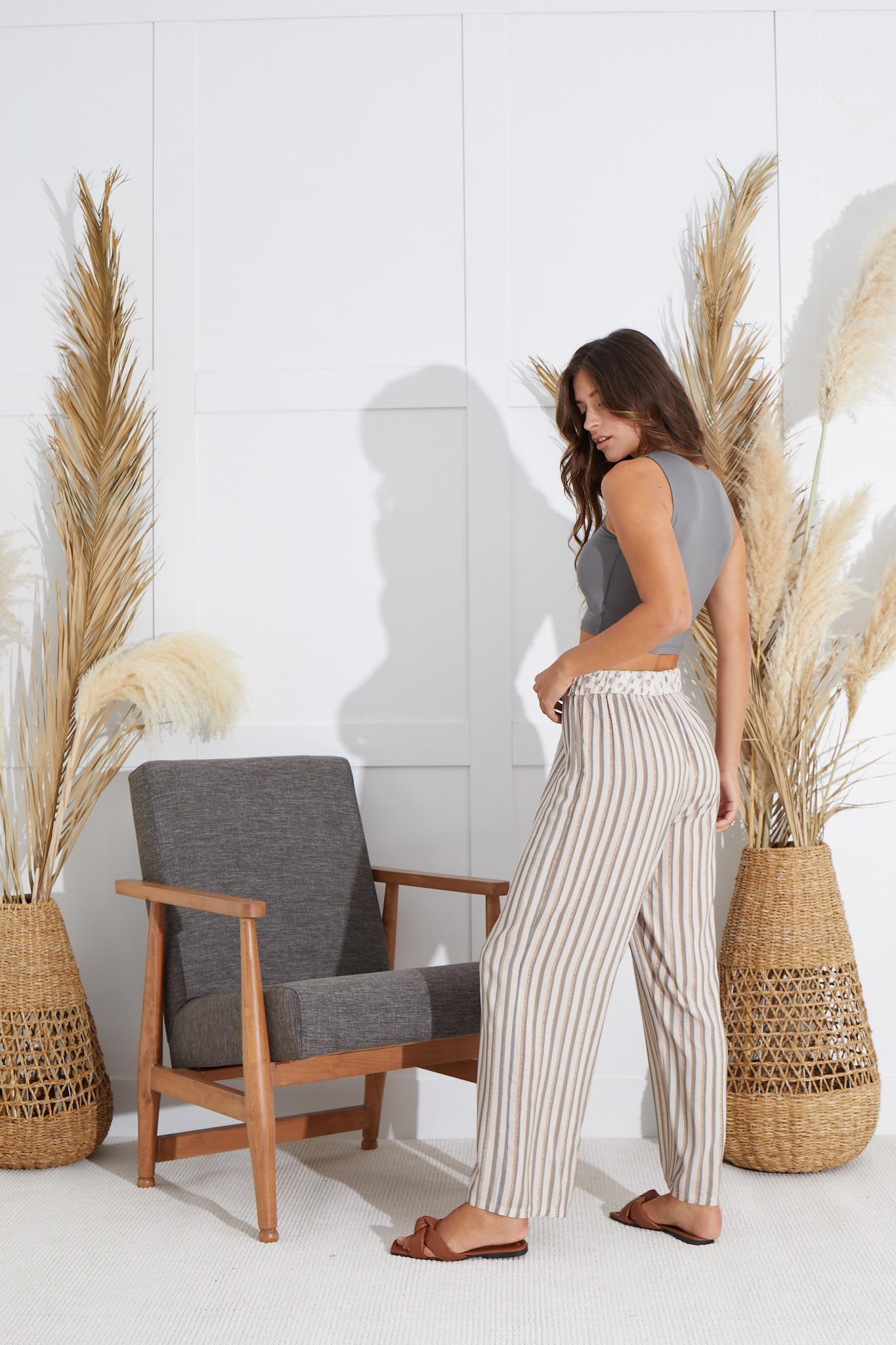 318584Kadın Croplu 3 Lü Bej Pijama Takım C8T2N551cotonhause.com.tr Online Alışveriş - Sezon İndirimlerini KeşfetKadın Croplu 3 Lü Bej Pijama Takım C8T2N5513'lü SetlerSevimKadın Croplu 3 Lü Bej Pijama Takım C8T2N551