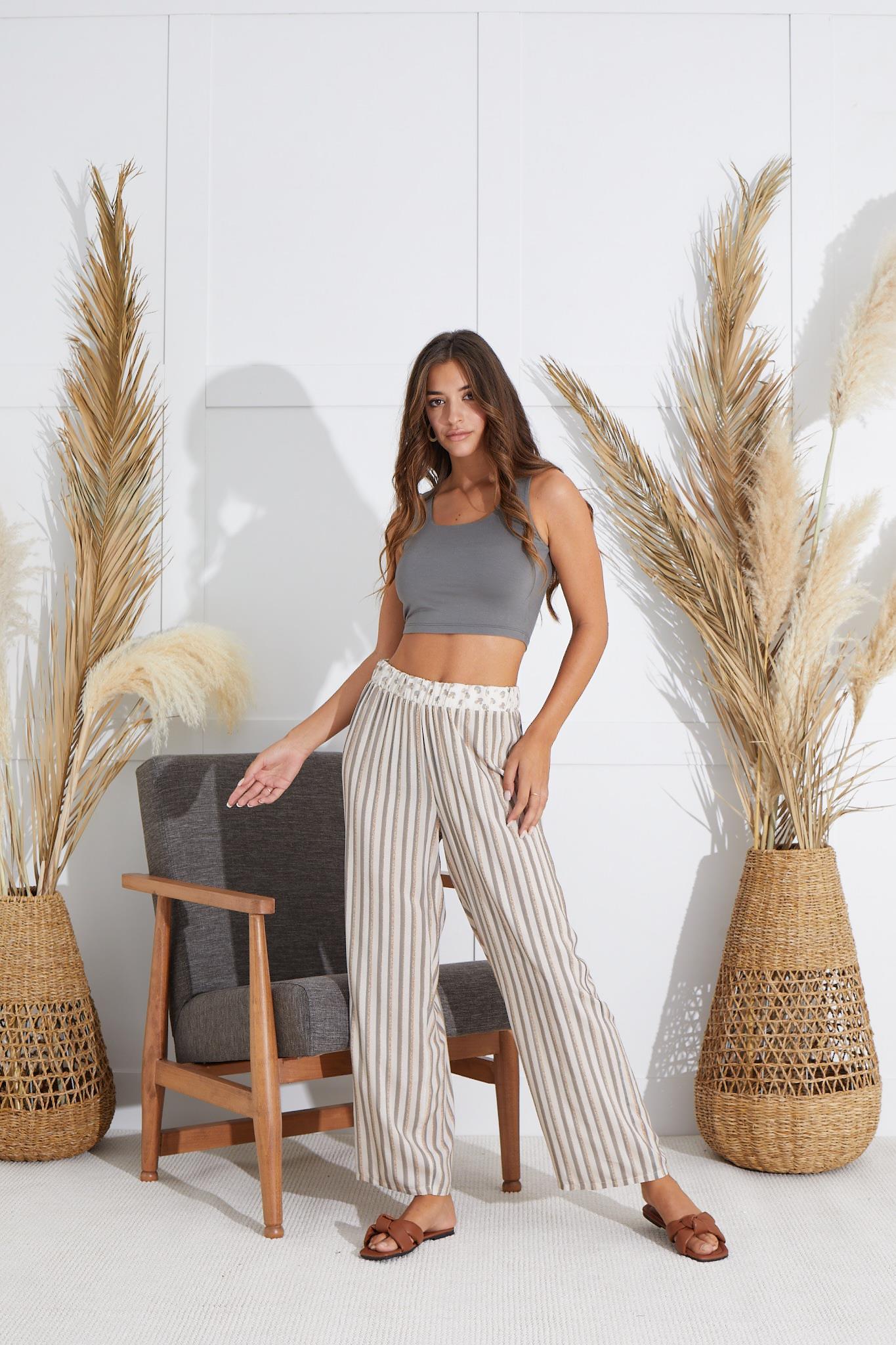 318584Kadın Croplu 3 Lü Bej Pijama Takım C8T2N551cotonhause.com.tr Online Alışveriş - Sezon İndirimlerini KeşfetKadın Croplu 3 Lü Bej Pijama Takım C8T2N5513'lü SetlerSevimKadın Croplu 3 Lü Bej Pijama Takım C8T2N551