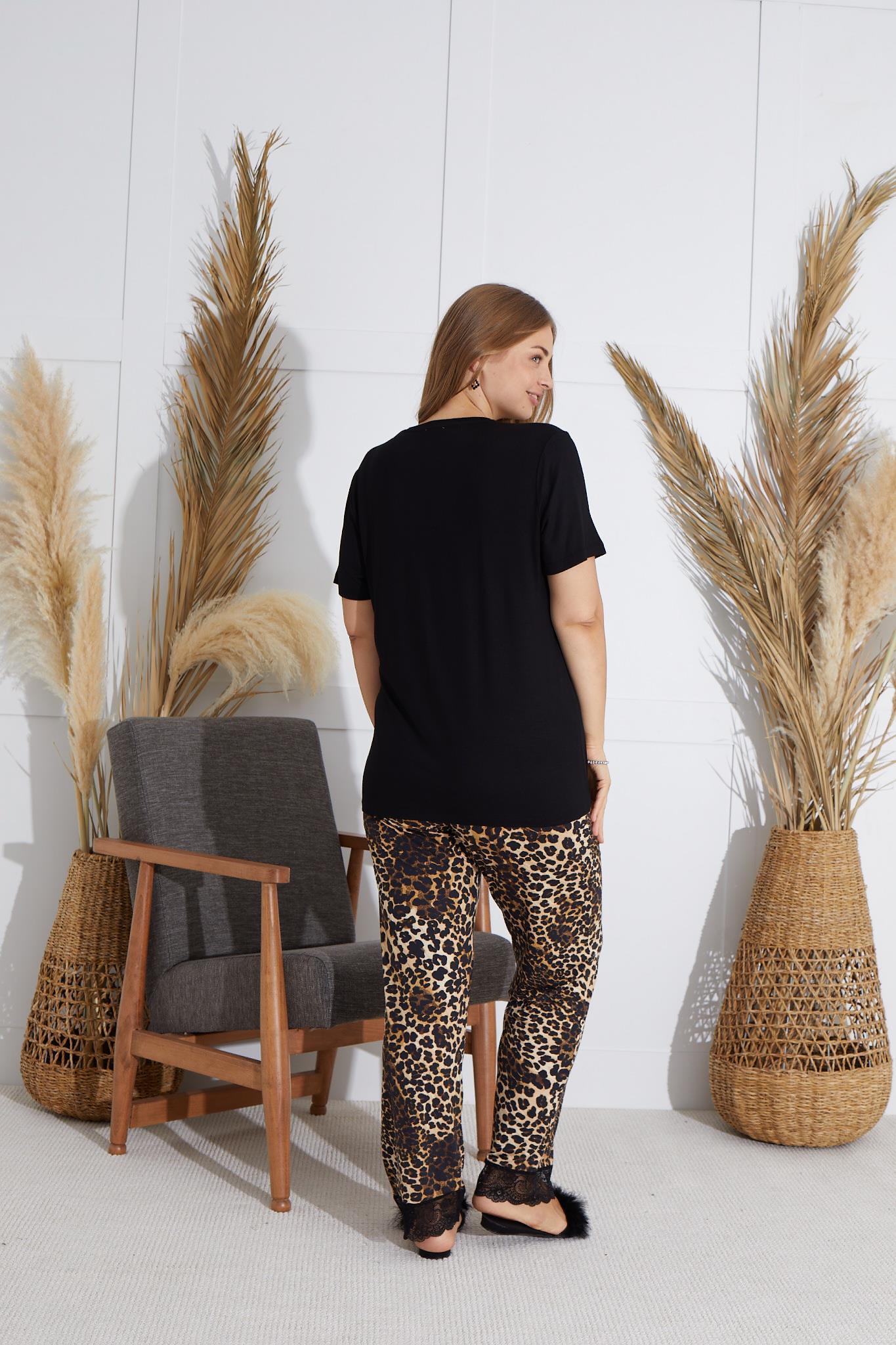318759Kadın Büyük Beden Kısa Kol Siyah Pijama Takım C6T5N841cotonhause.com.tr Online Alışveriş - Sezon İndirimlerini KeşfetKadın Büyük Beden Kısa Kol Siyah Pijama Takım C6T5N841Büyük BedenSevimKadın Büyük Beden Kısa Kol Siyah Pijama Takım C6T5N841