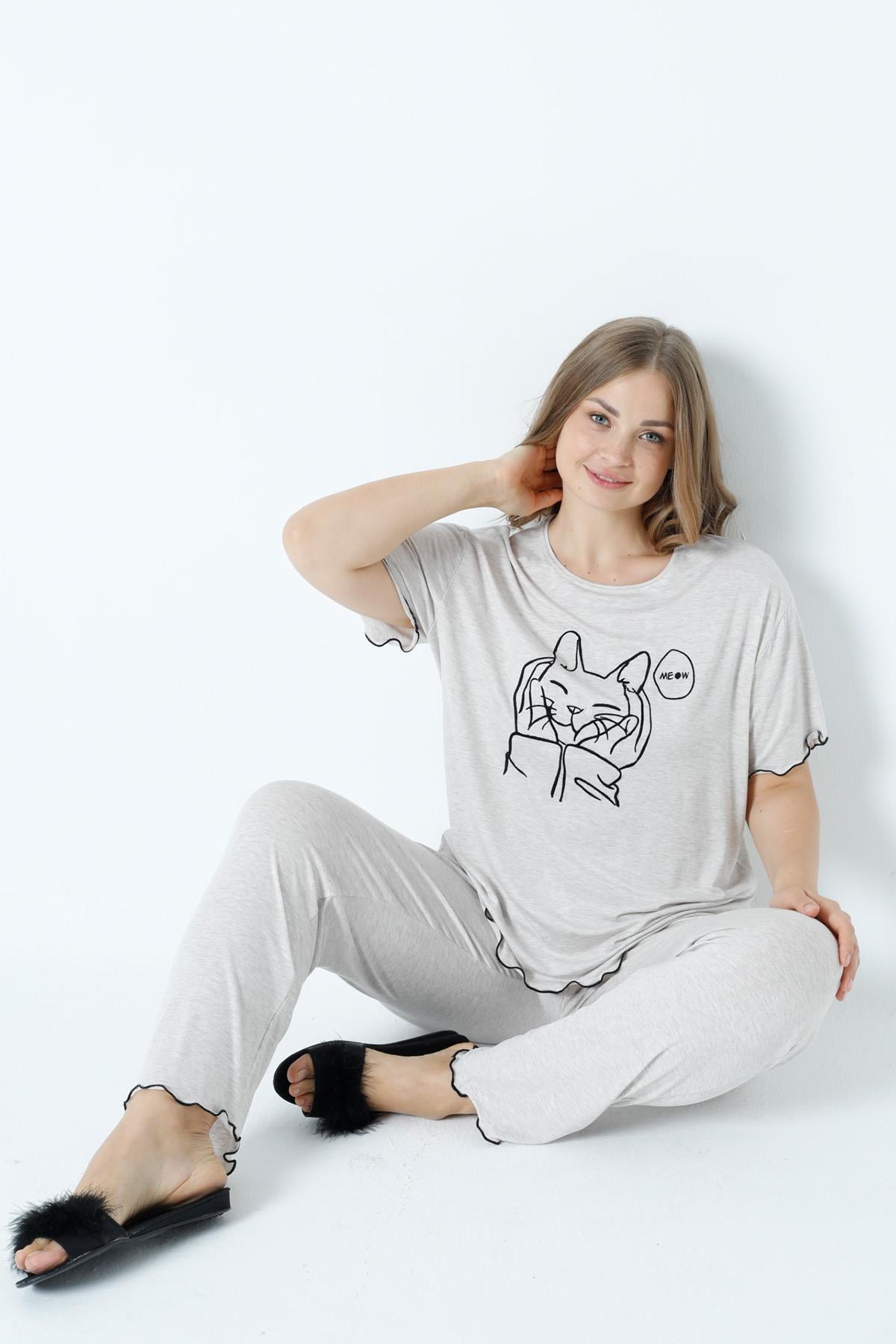 318654Kadın Büyük Beden Kısa Kol Bej Melanj Pijama Takım C4T38N51cotonhause.com.tr Online Alışveriş - Sezon İndirimlerini KeşfetKadın Büyük Beden Kısa Kol Bej Melanj Pijama Takım C4T38N51Büyük BedenSevimKadın Büyük Beden Kısa Kol Bej Melanj Pijama Takım C4T38N51